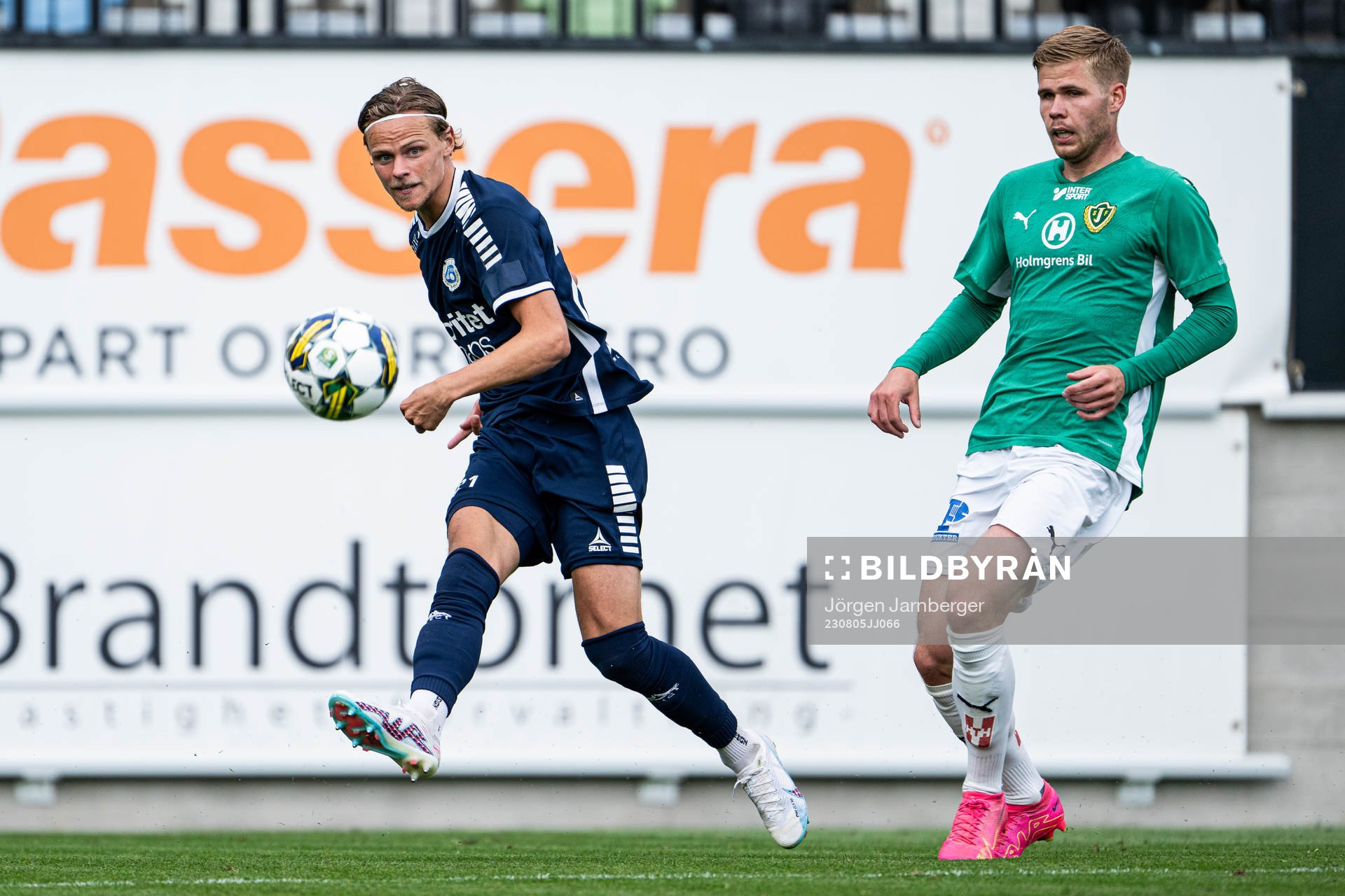 Utsiktens Fredrik Martinsson och Jönköpings Södras Anton