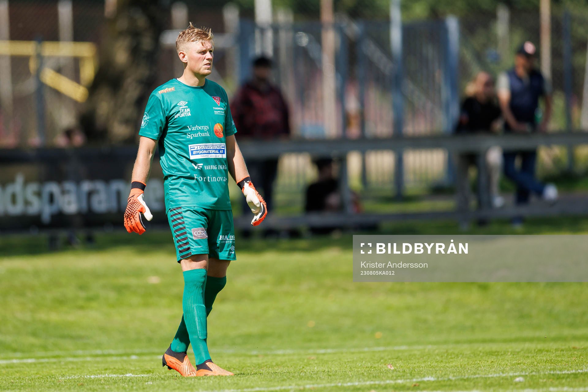Tvååkers målvakt Rasmus Lundgren under fotbollsmatchen i Ettan södra mellan Tvååker och BK Olympic den 5 augusti 2023 i Tvååker.