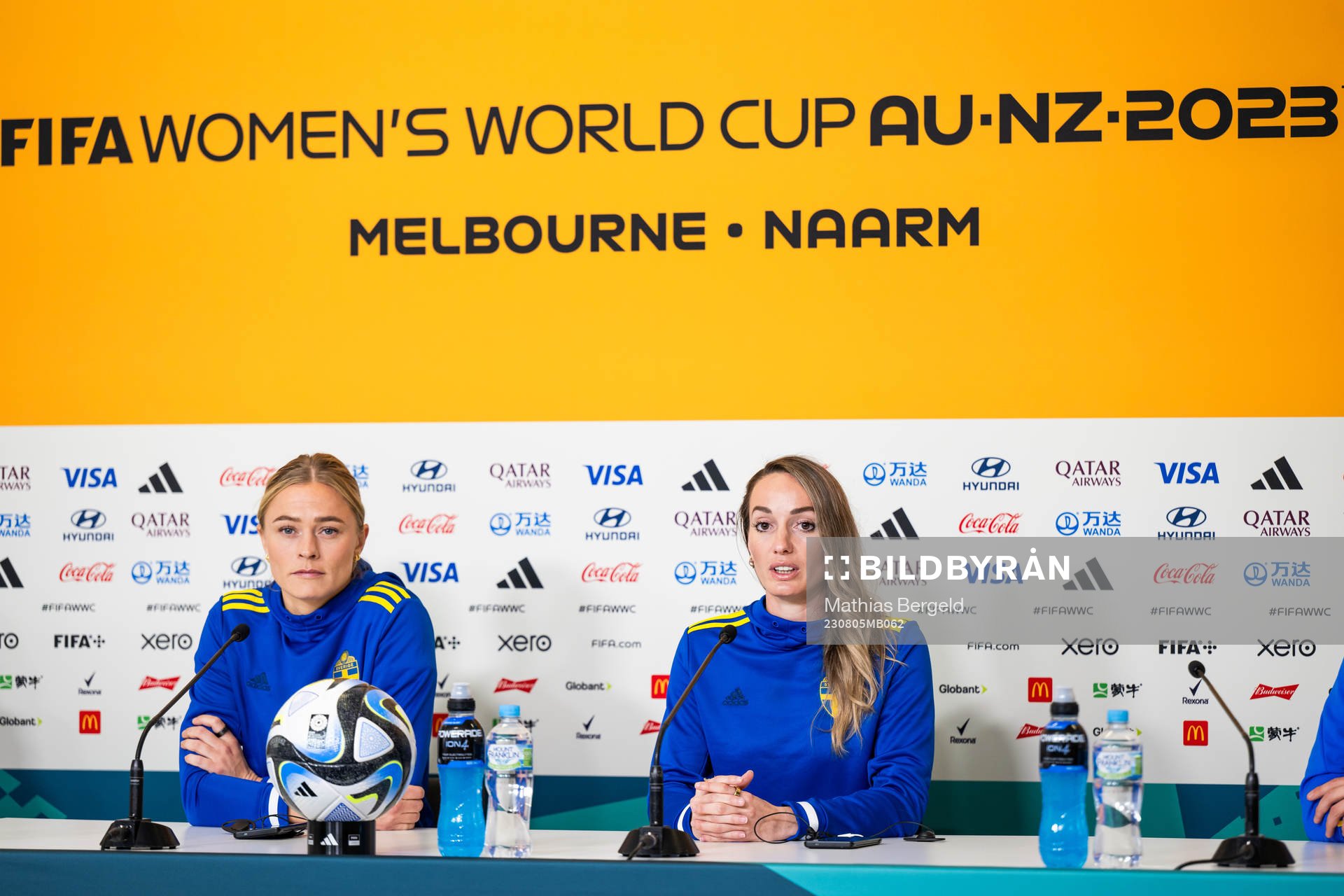 Fridolina Rolfö and Kosovare Asllani of the Swedish