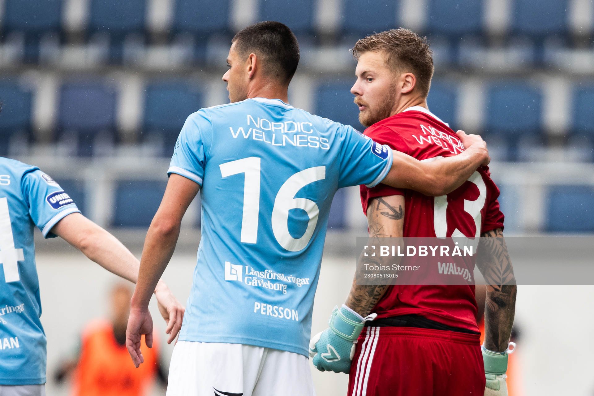 Gefles Kevin Persson och målvakt Robin Wallinder