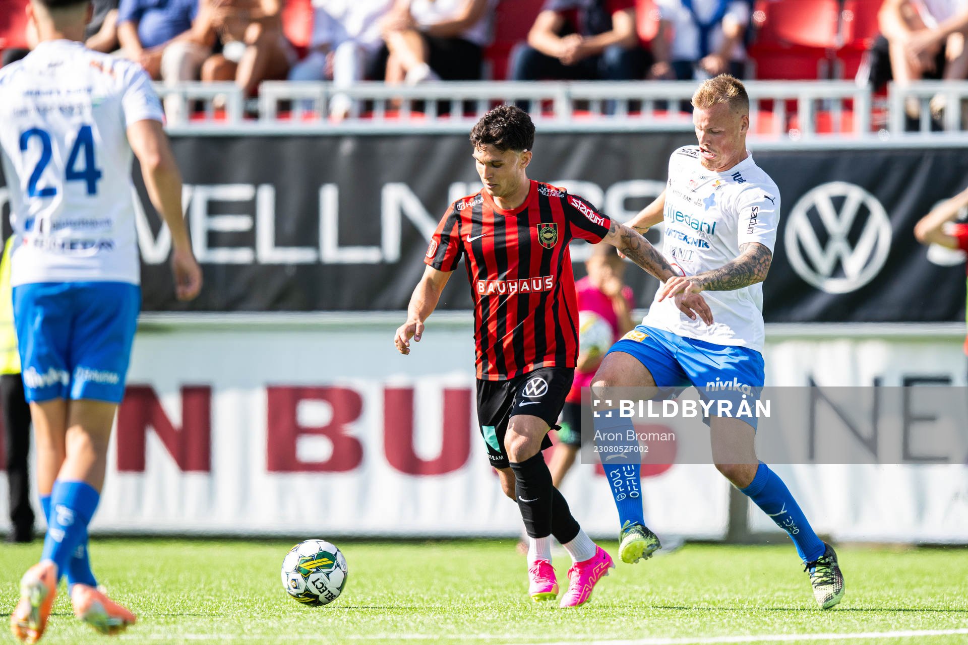Brommapojkarnas Liam Jordan och Värnamos Victor Eriksson