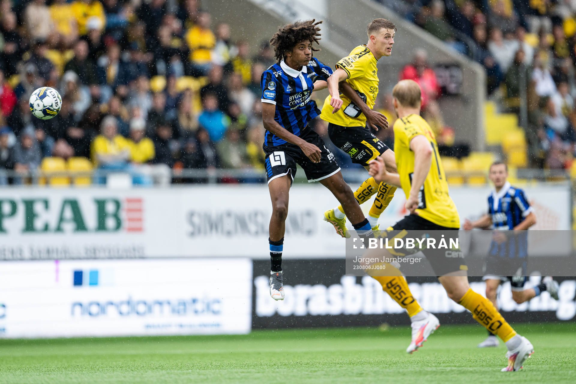 Sirius Malcolm Jeng och Elfsborgs Alexander Bernhardsson