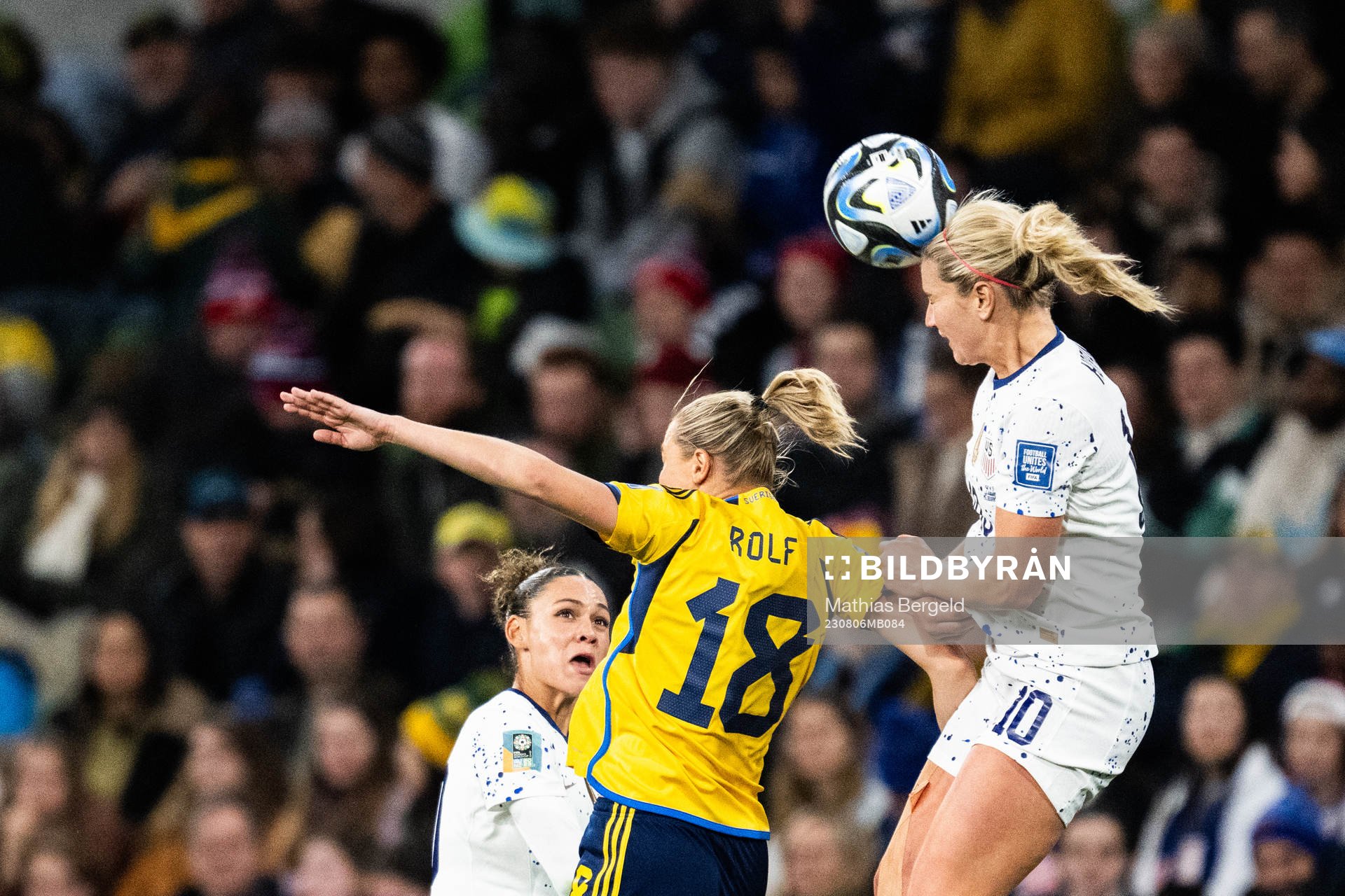 Fridolina Rolfö of Sweden and Lindsey Horan of USA