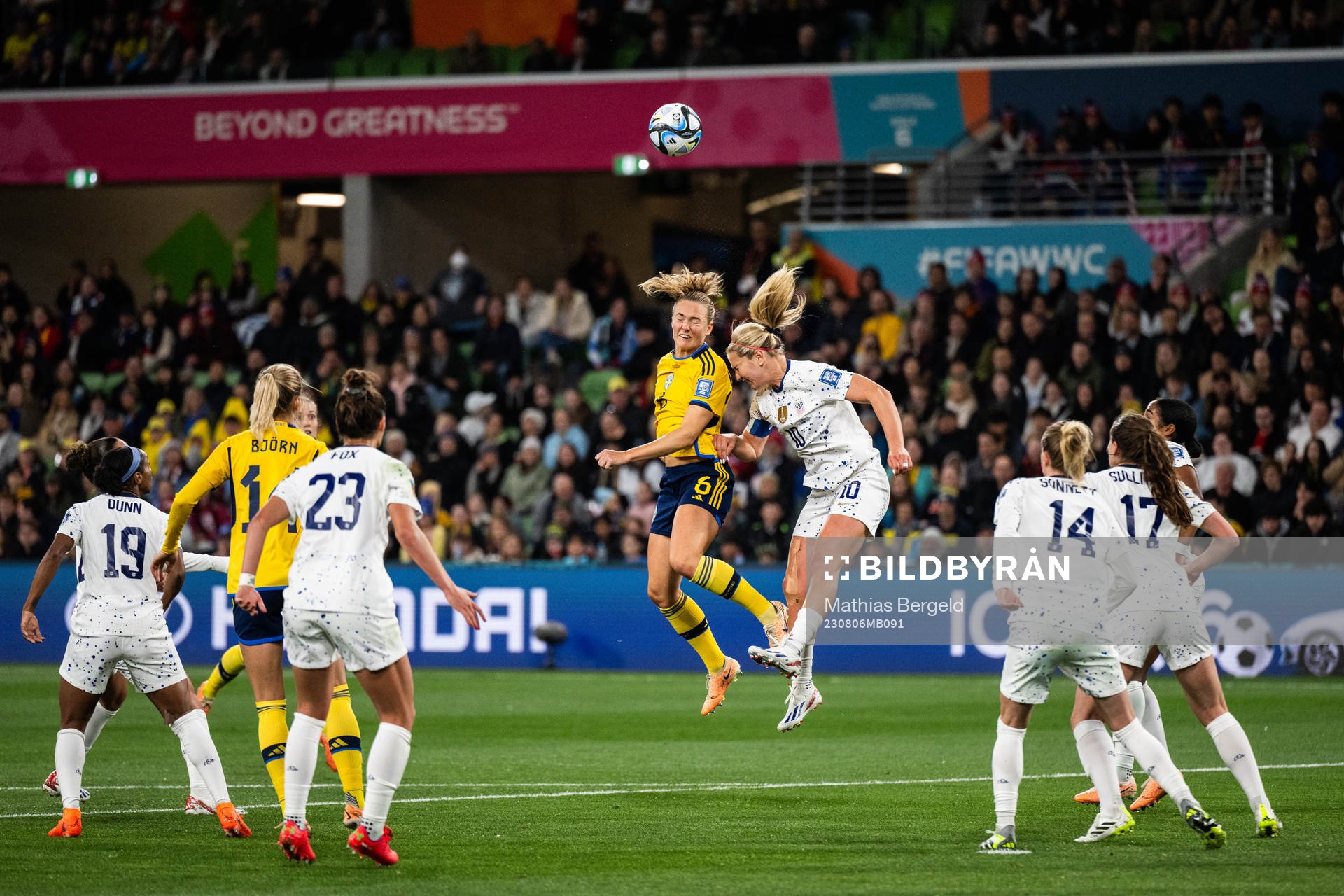 Magdalena Eriksson of Sweden Lindsey Horan of USA