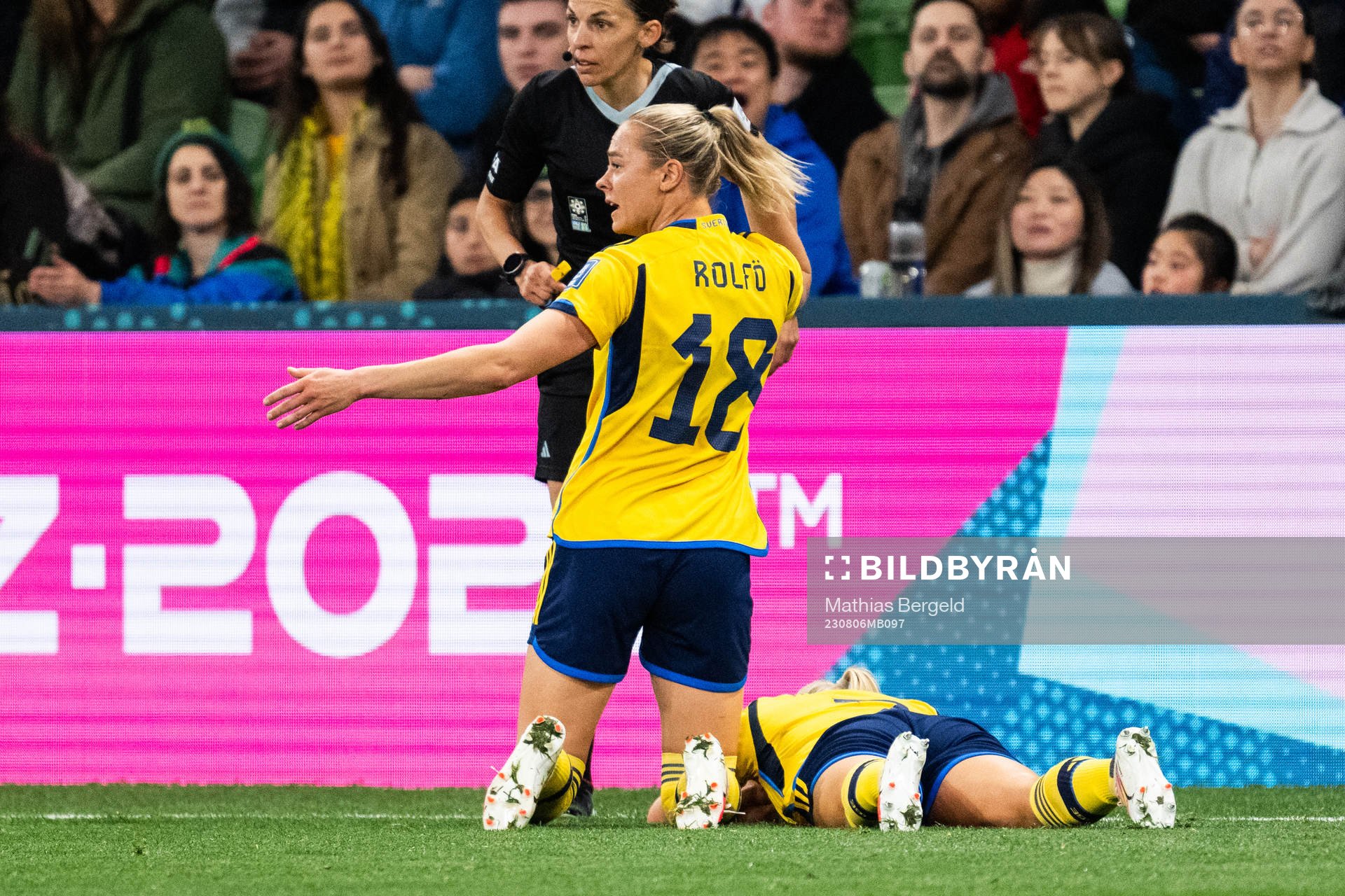 Fridolina Rolfö and Jonna Andersson of Sweden