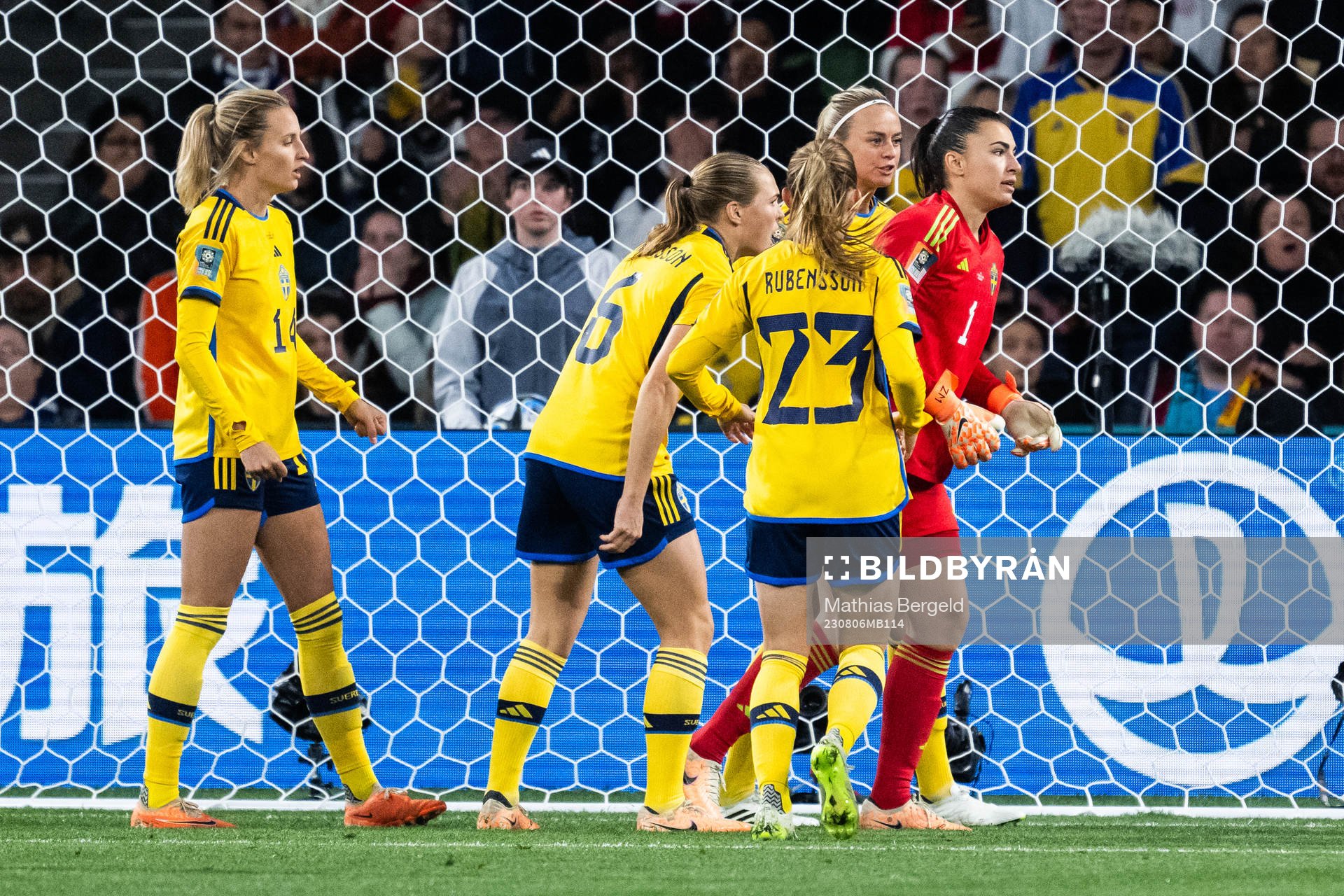 Nathalie Björn, Magdalena Eriksson, Amanda Ilestedt and