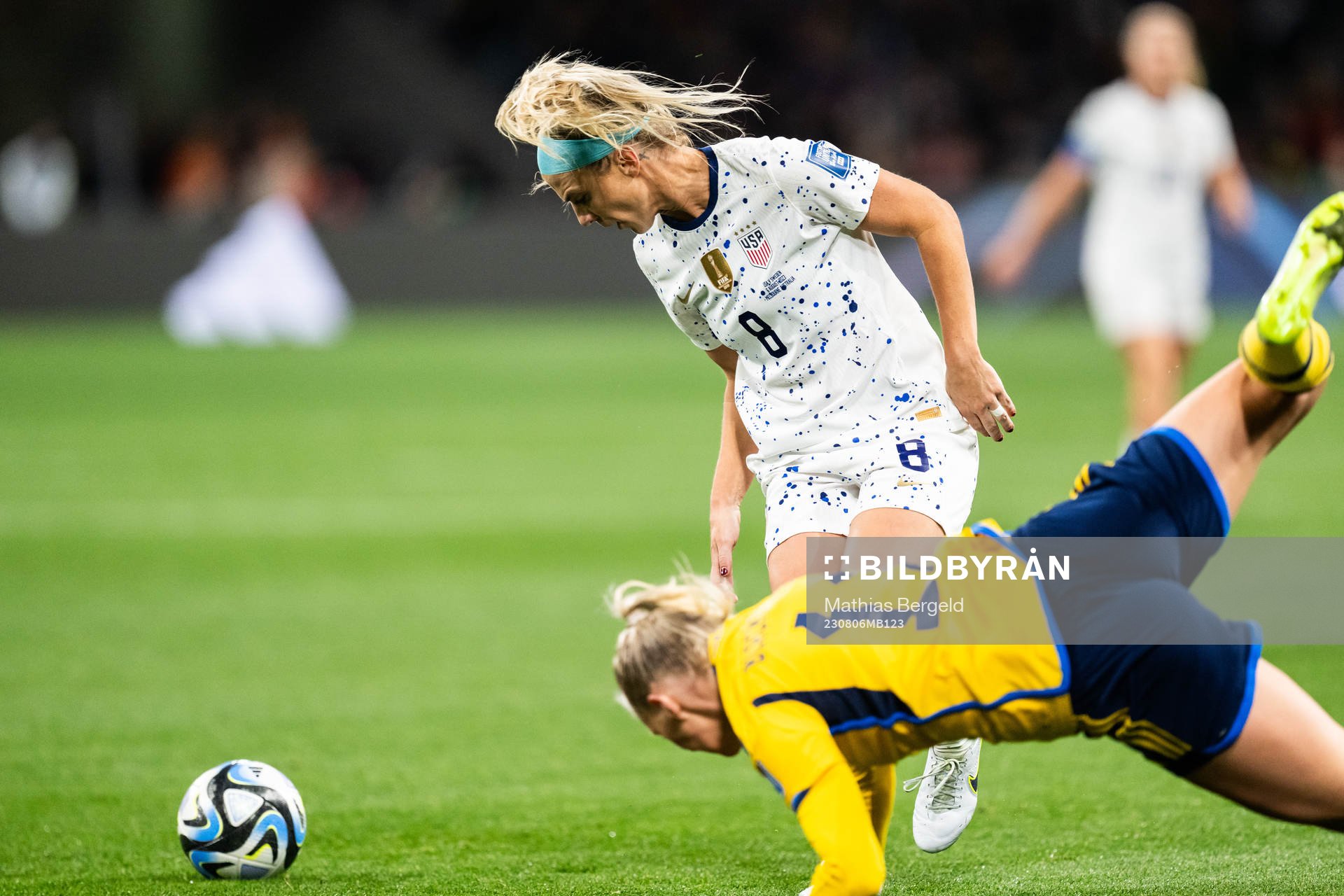 Julie Ertz of USA and Stina Blackstenius of Sweden