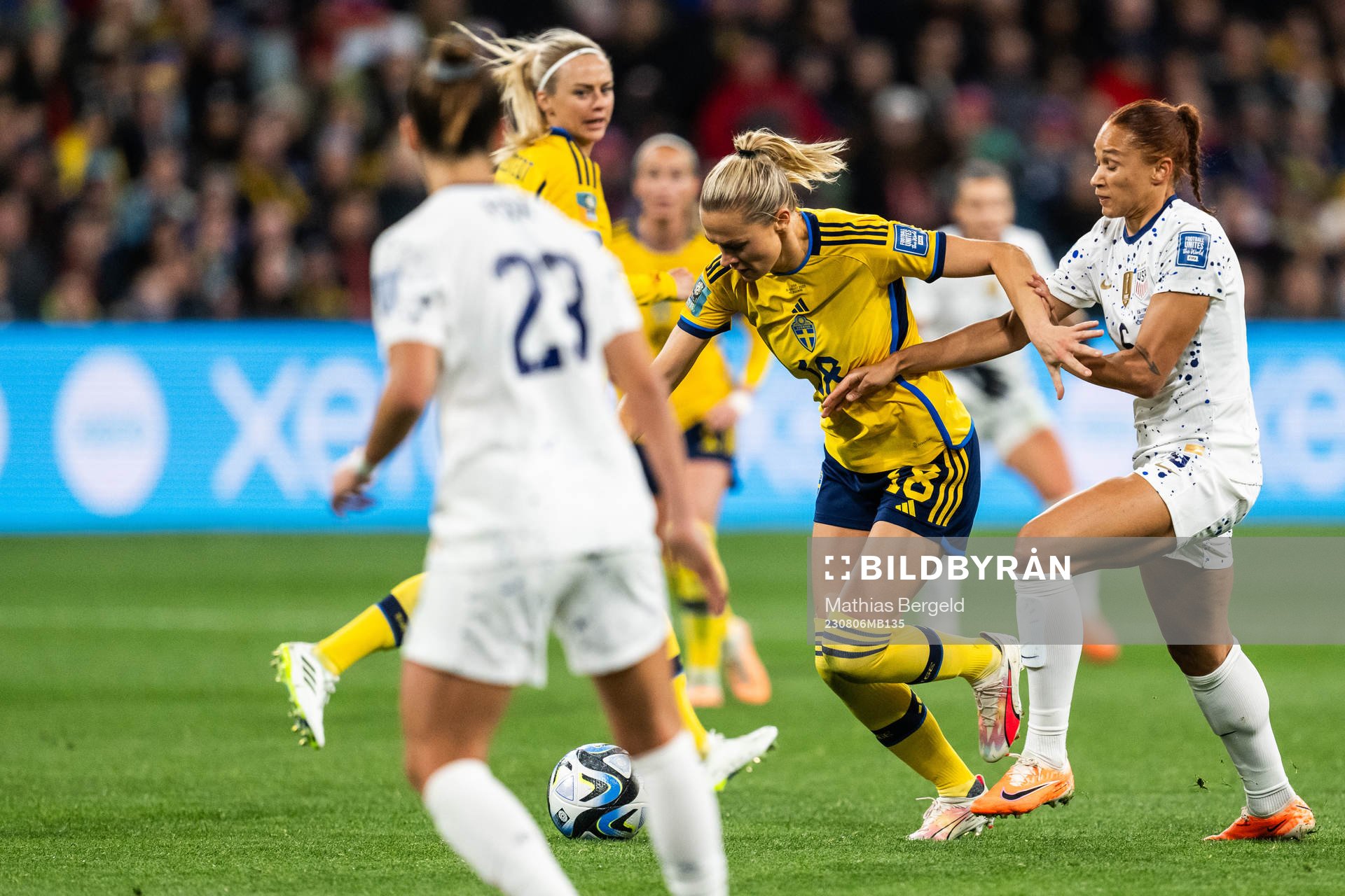 Fridolina Rolfö of Sweden and Lynn Williams of USA