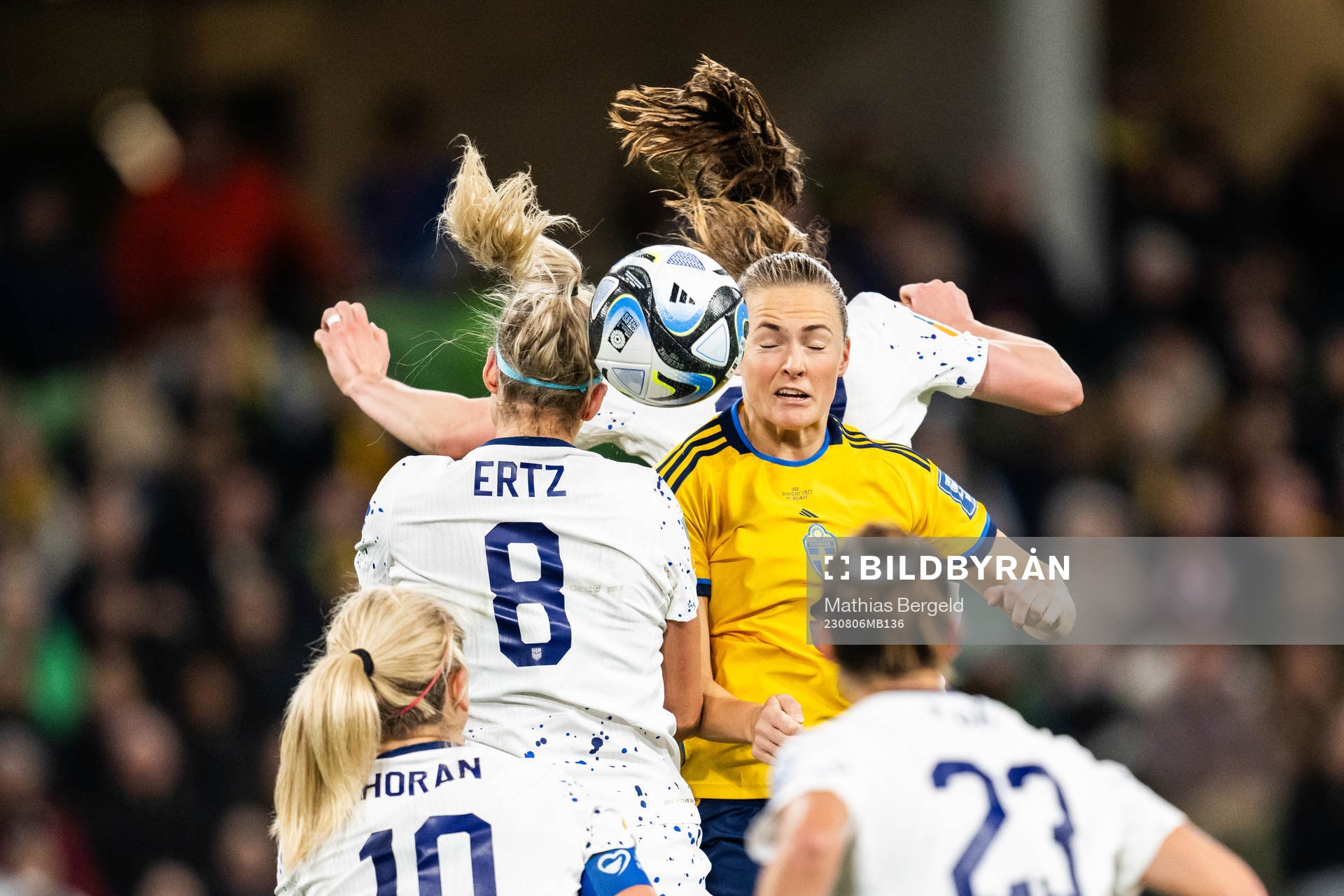 Julie Ertz of USA and Magdalena Eriksson of Sweden