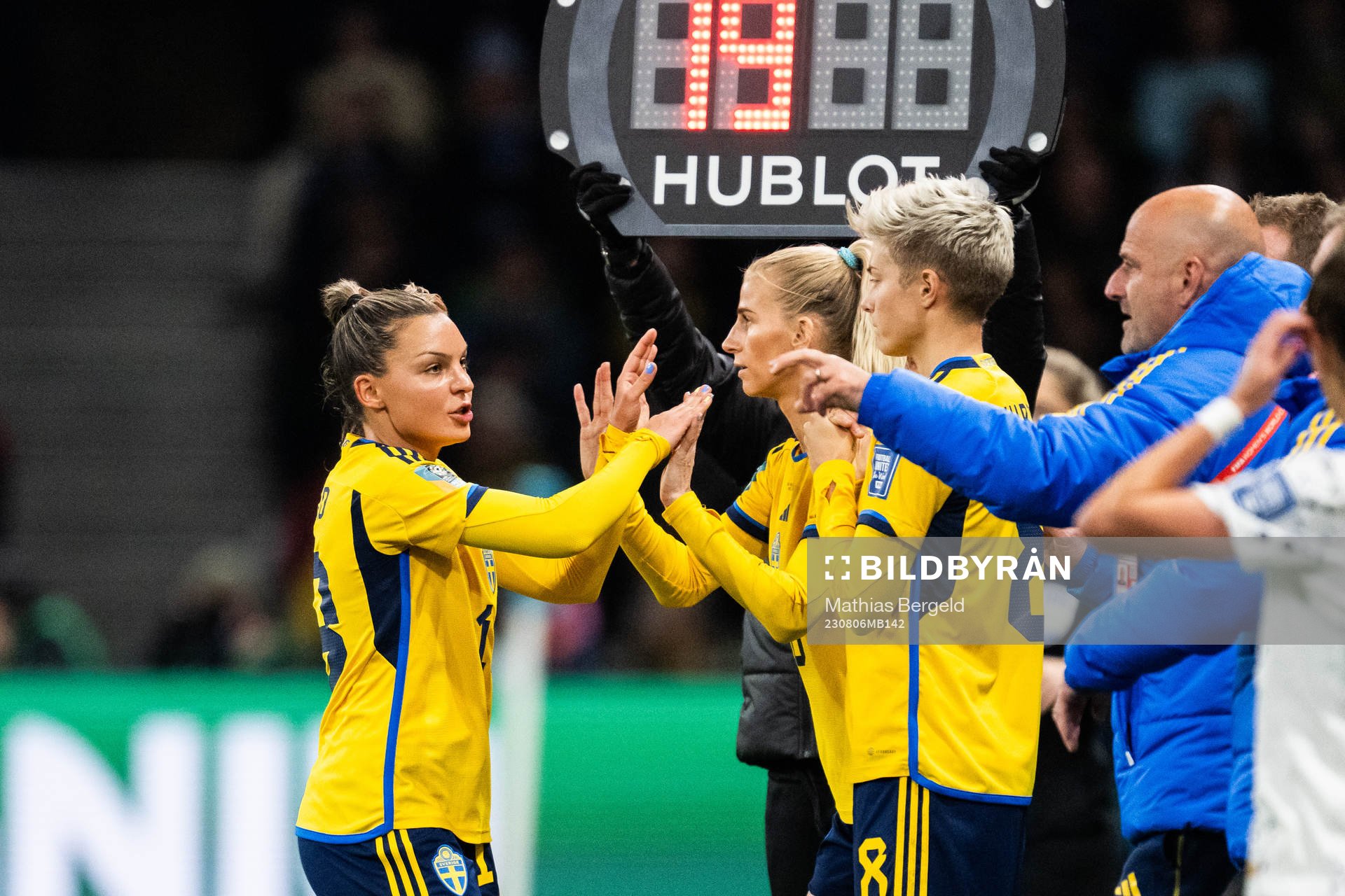 Johanna Rytting Kaneryd changes with Sofia Jakobsson