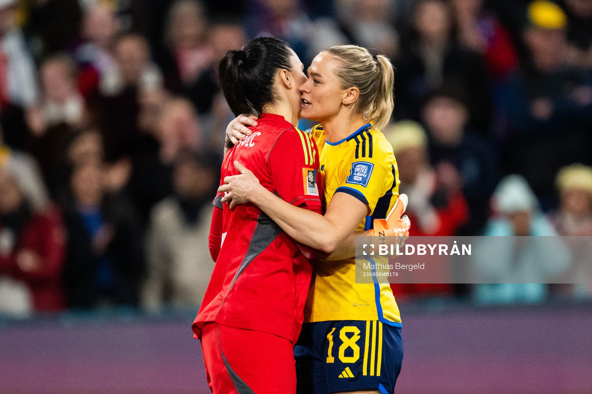 Goalkeeper Zecira Musovic and Fridolina Rolfö of Sweden