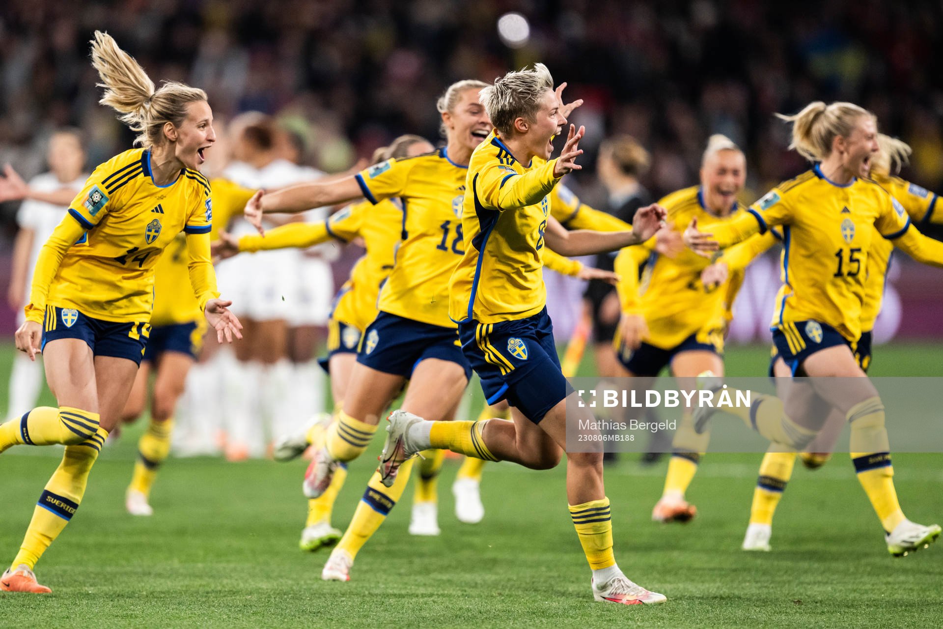 Lina Hurtig of Sweden celebrate with team mates