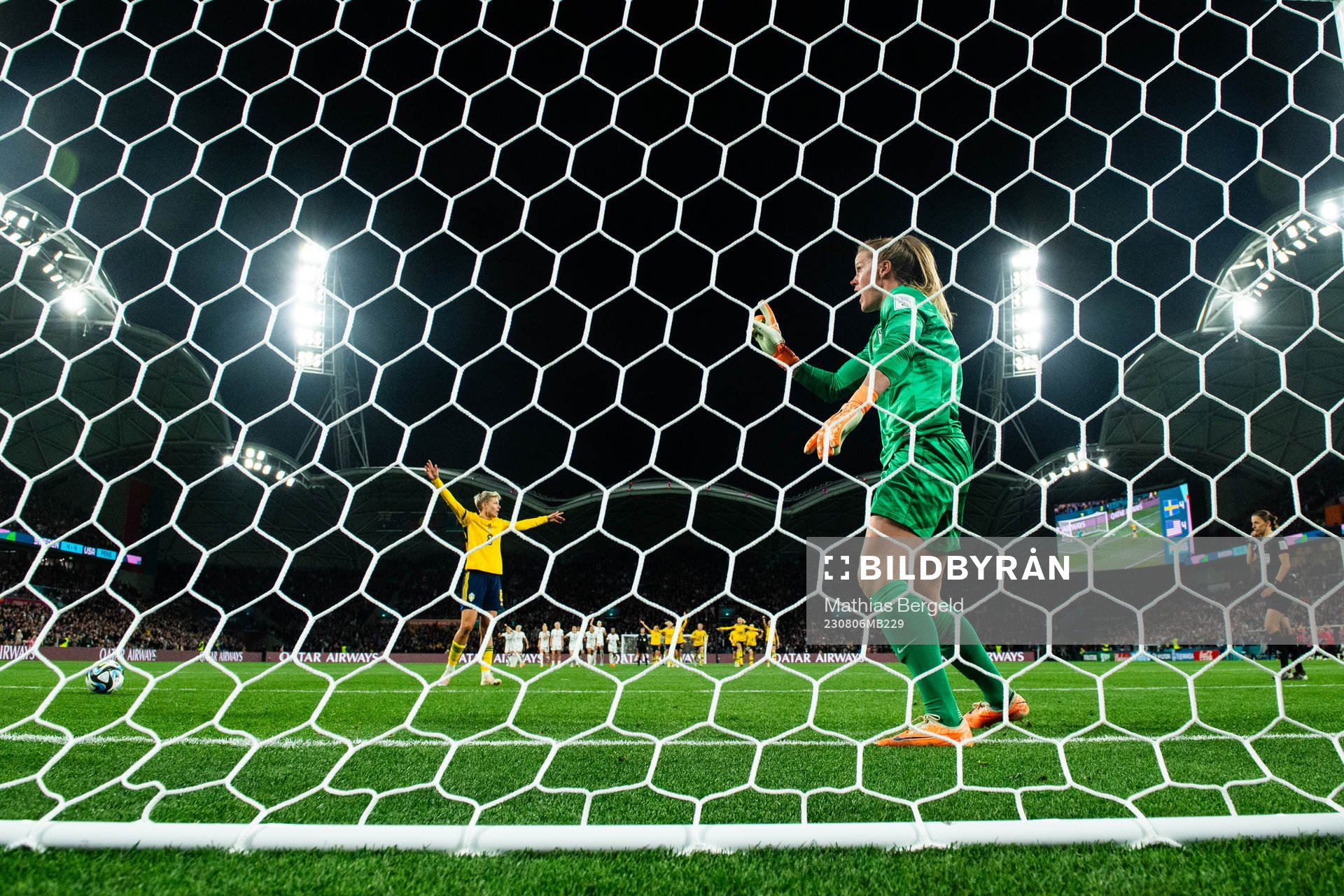 Lina Hurtig of Sweden and goalkeeper Alyssa Naeher of USA