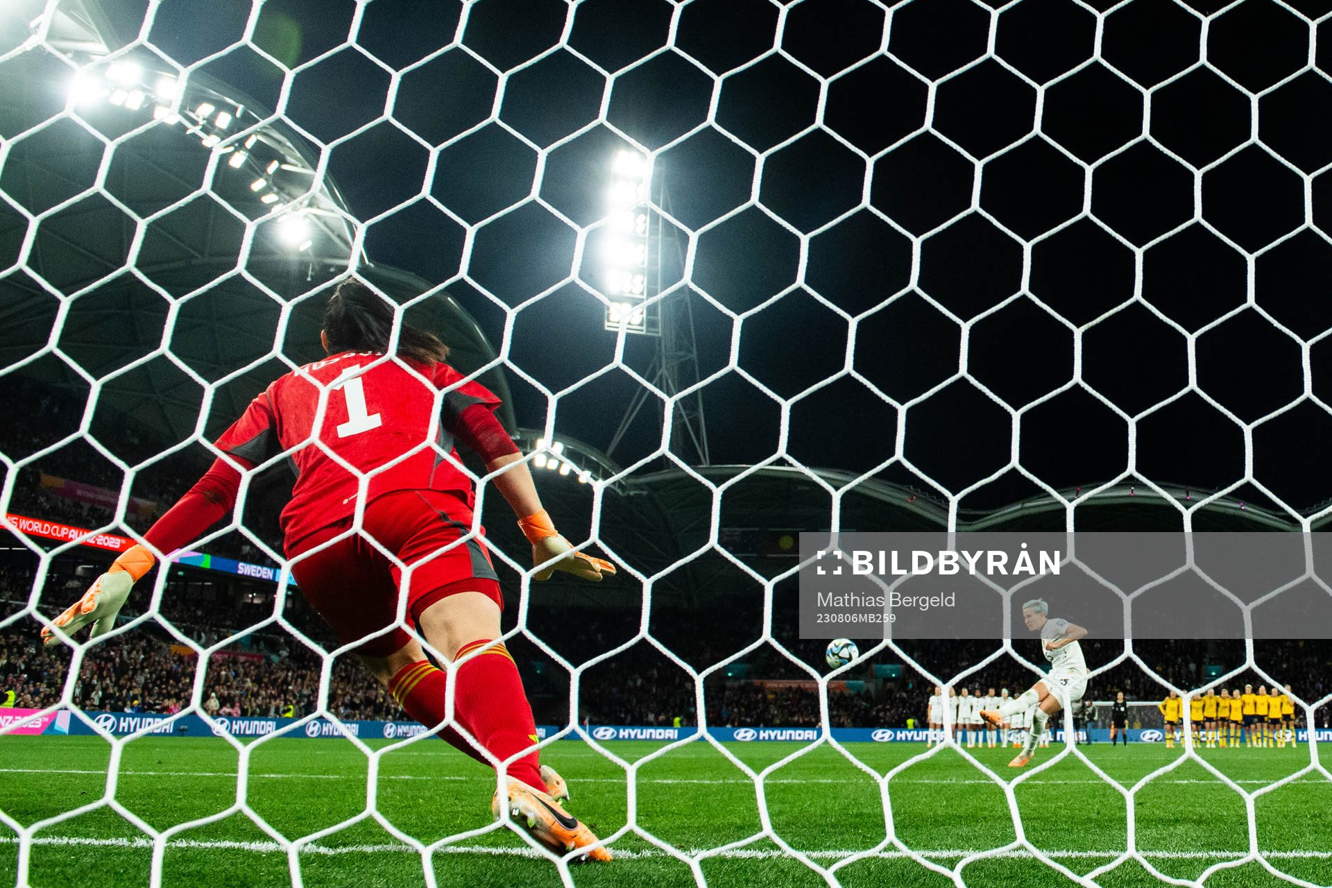 Megan Rapinoe of USA and goalkeeper Zecira Musovic of Sweden during the penalty shoot out during the FIFA Women's World Cup round of 16 football match between Sweden and USA on August 6, 2023 in Melbourne.