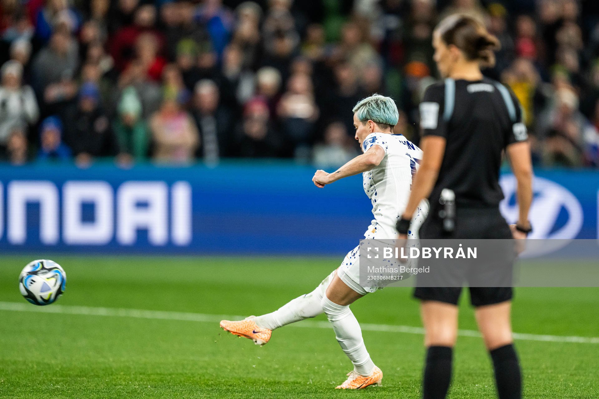 Megan Rapinoe of USA misses a penalty shot during the FIFA Women's World Cup round of 16 football match between Sweden and USA on August 6, 2023 in Melbourne.