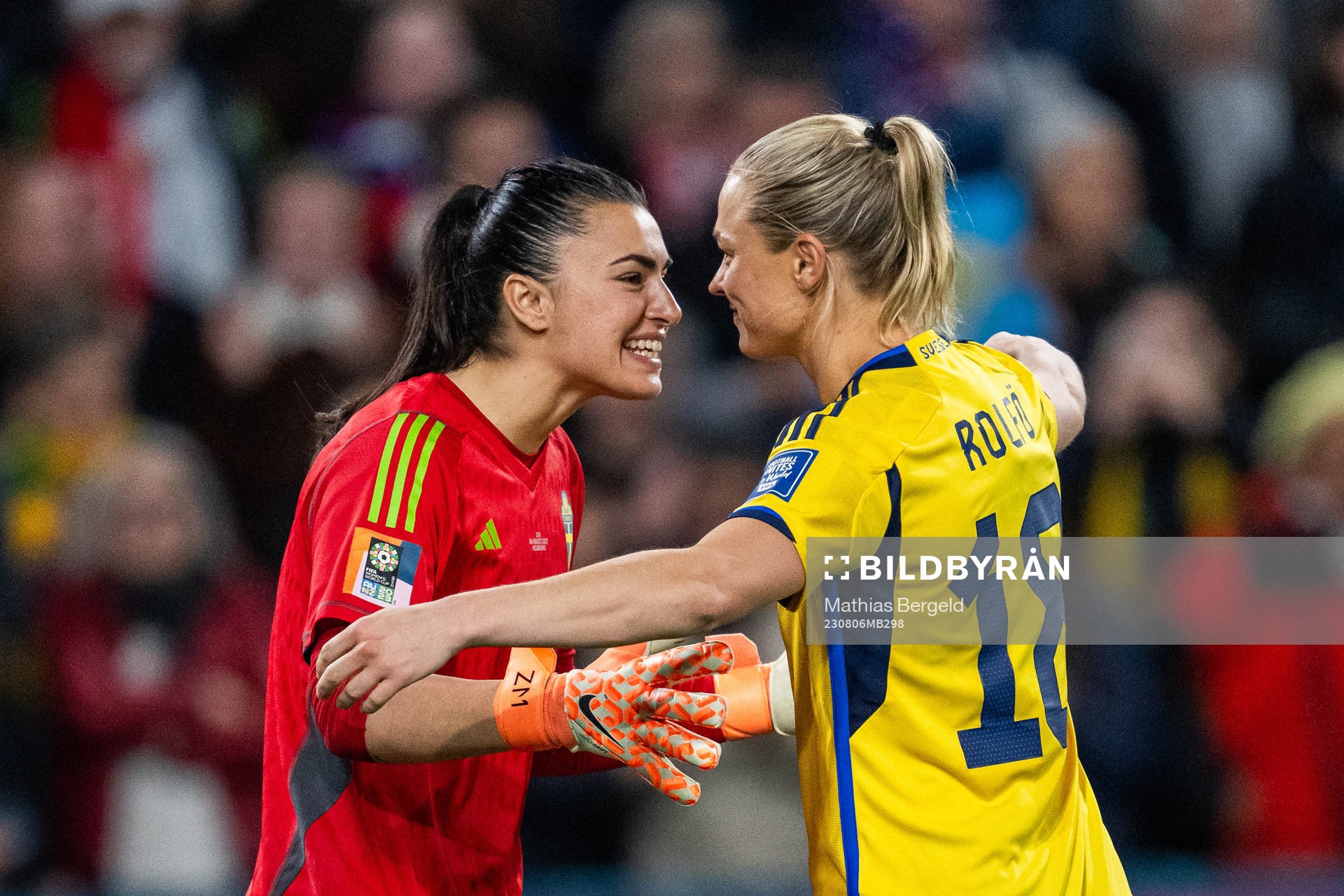 Goalkeeper Zecira Musovic and Fridolina Rolfö of Sweden