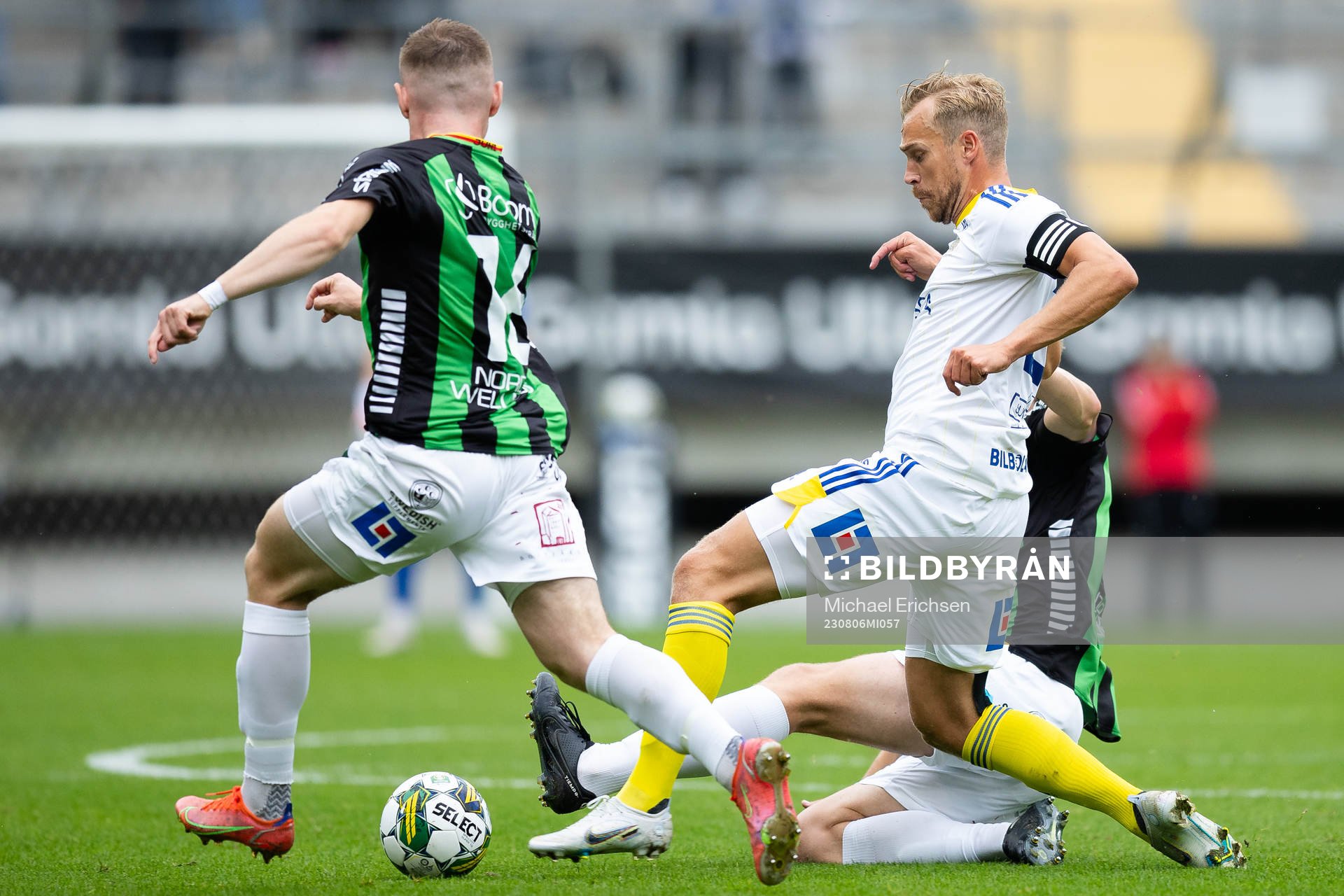 GIF Sundsvalls Pontus Engblom mot GAIS  Dino Salihovic och