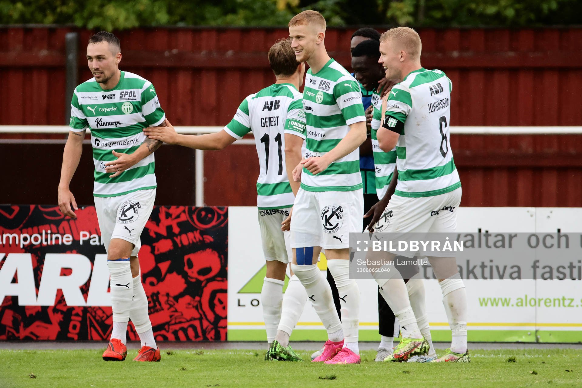 Västerås SKs Ibrahim Yalatif Diabaté jublar med