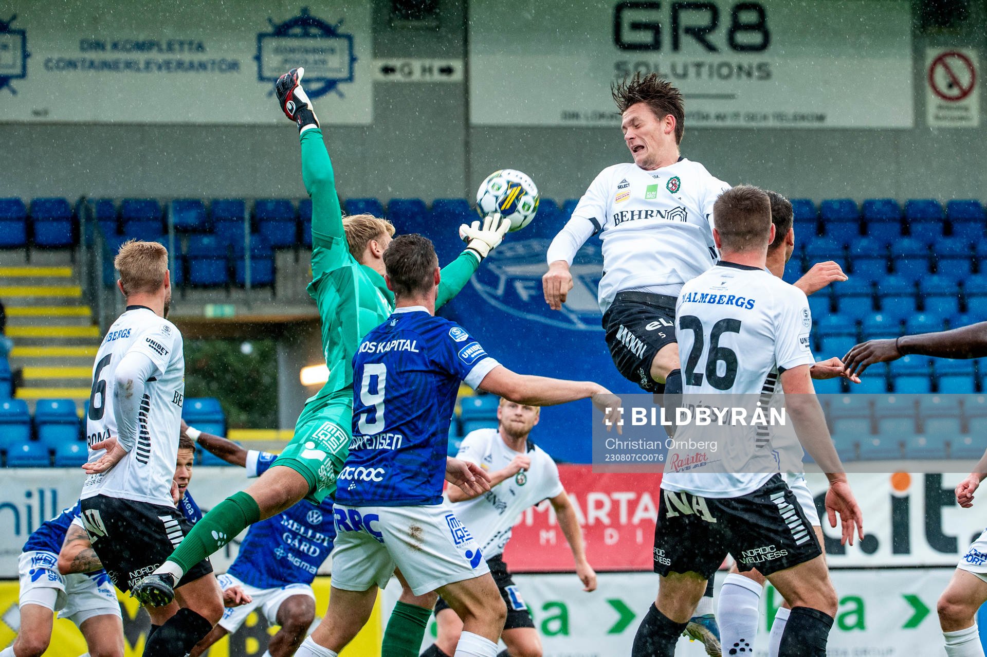 Trelleborgs målvakt Kasper Thiesson Kristensen mot