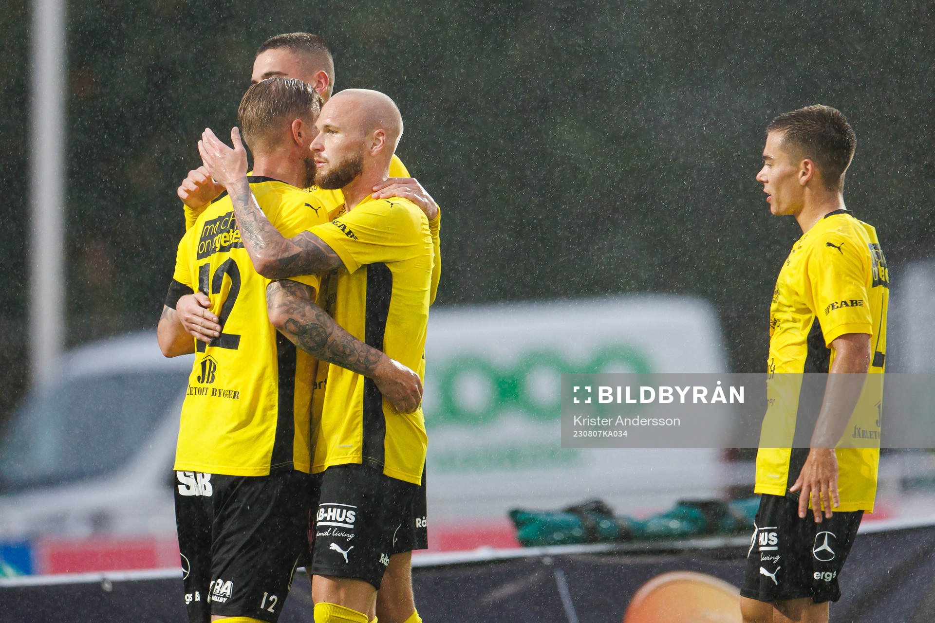 Mjällbys David Löfquist jublar