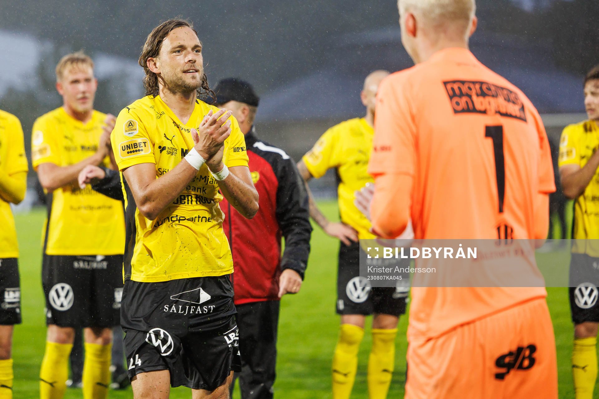 Mjällbys Tom Pettersson jublar