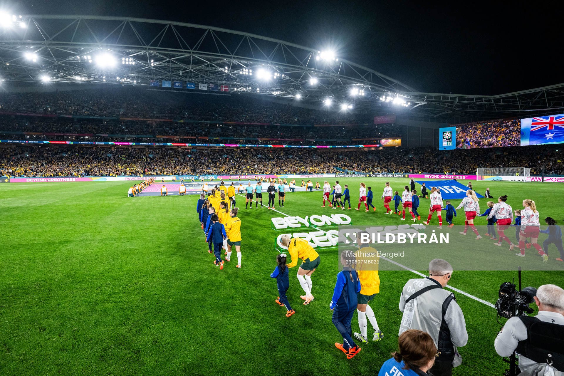 Players of Australia and Denmark
