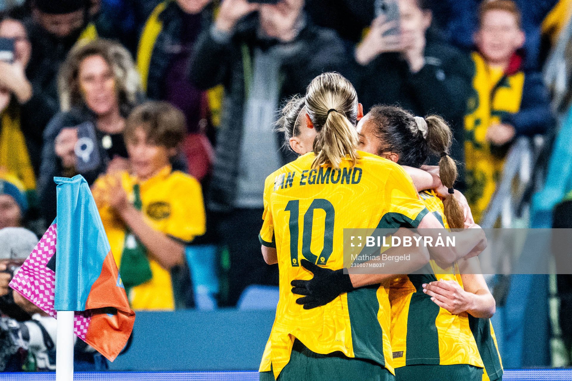 Caitlin Foord of Australia celebrate with team