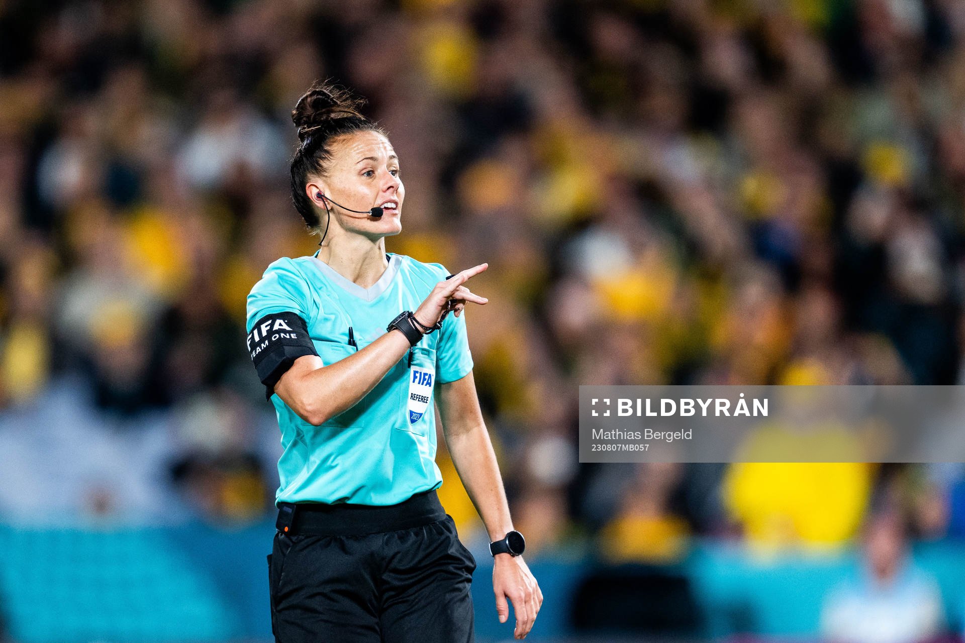 Referee Rebecca Welch