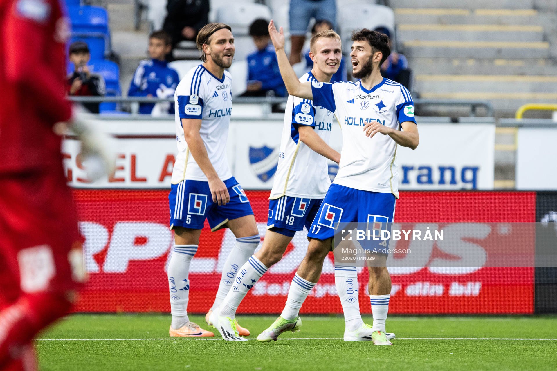 IFK Norrköpings Laorent Shabani jublar med Christoffer
