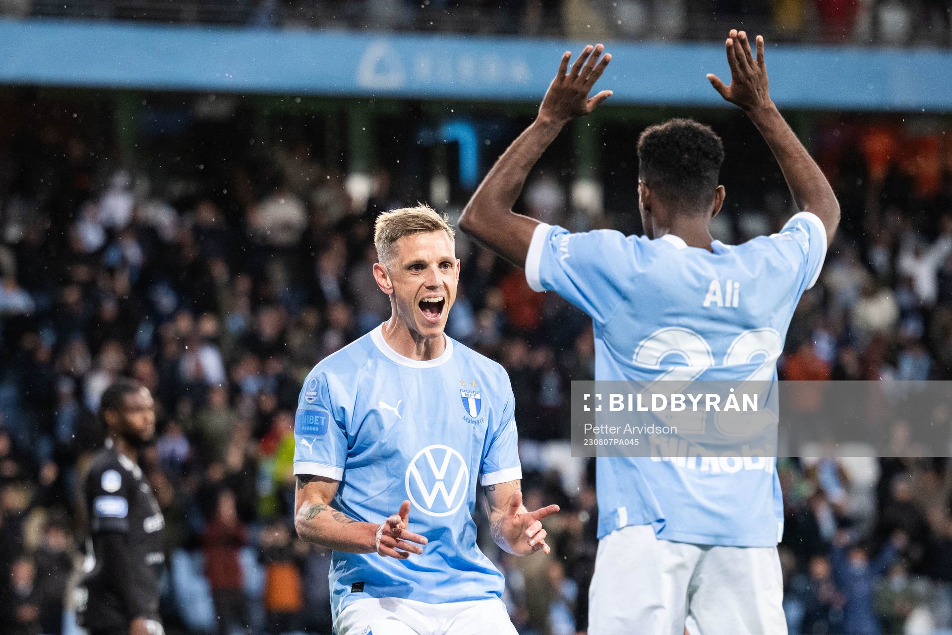 Malmö FFs Søren Rieks jublar med Taha Ali