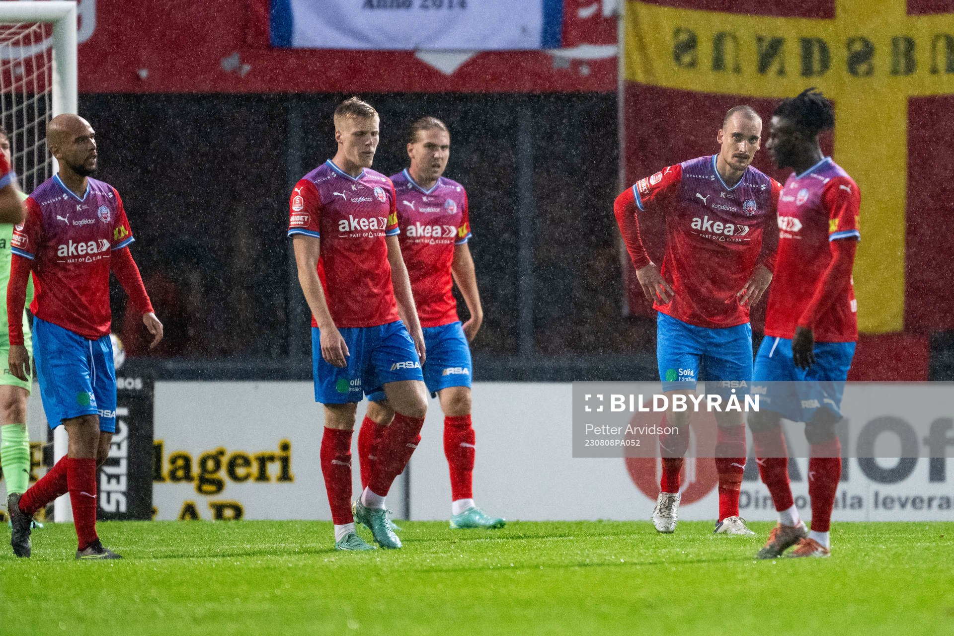 Helsingborgs Emil Hellman deppar med lagkamrater