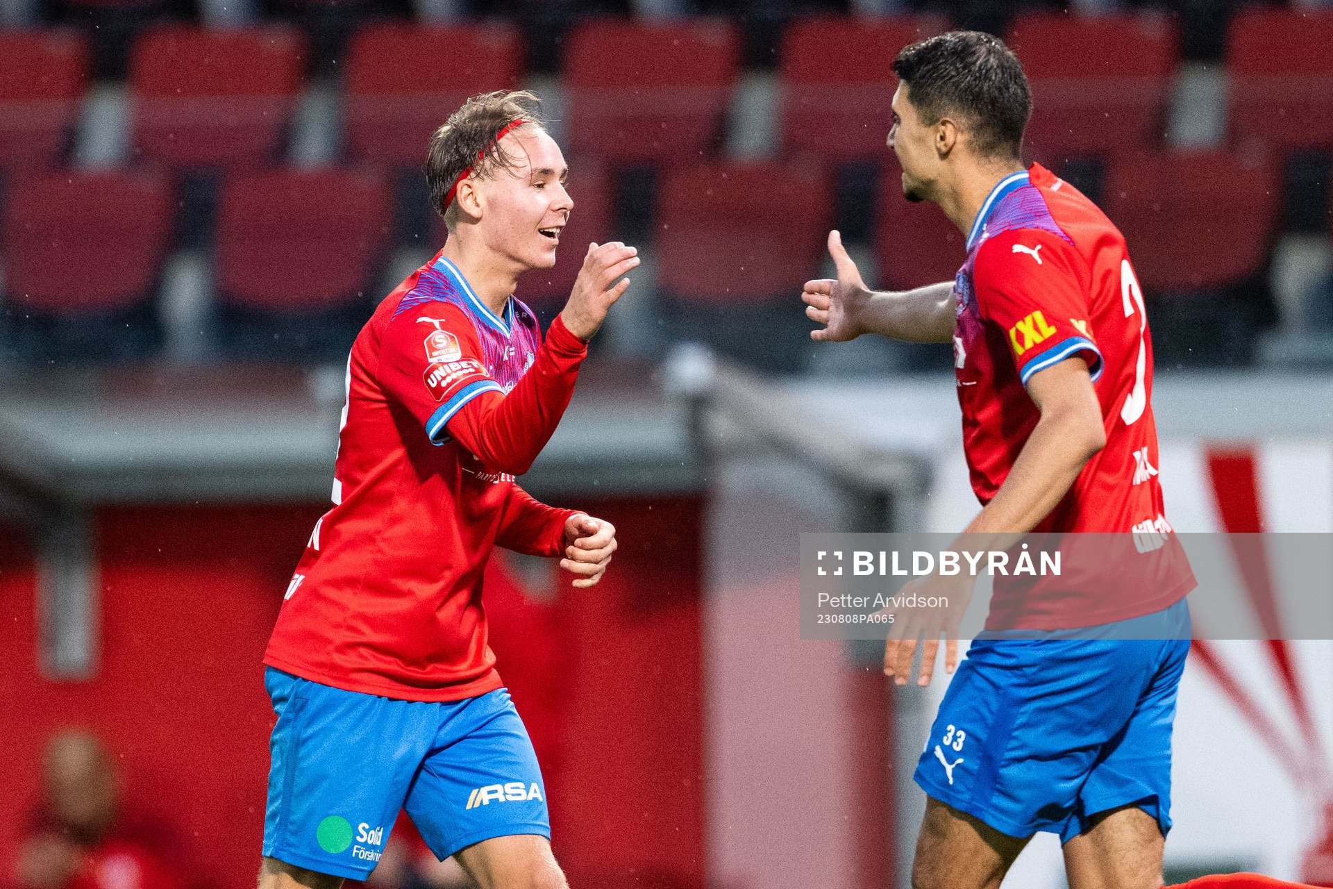 Helsingborgs Simon Bengtsson jublar med Amar Muhsin