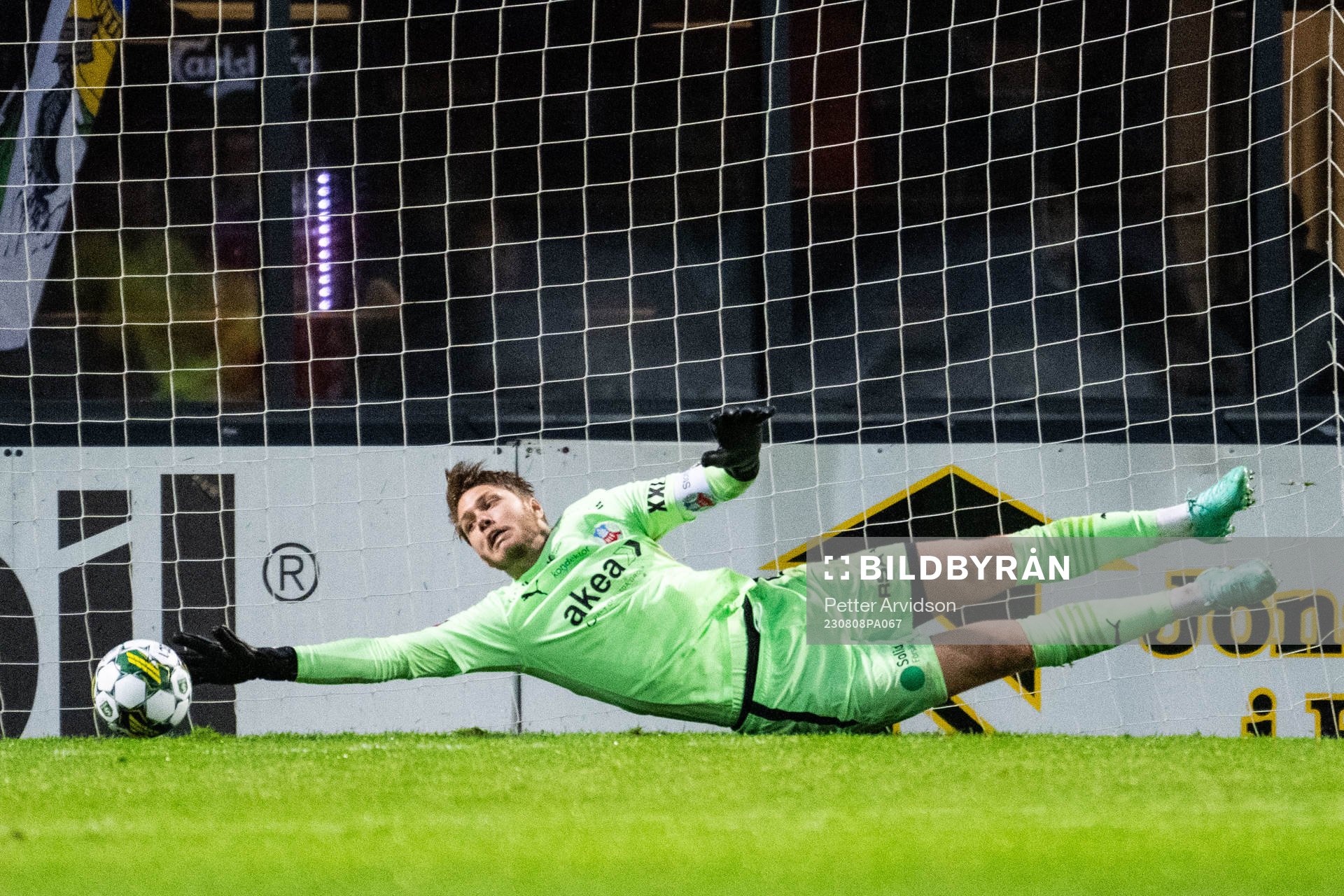 Helsingborgs målvakt Kalle Joelsson släpper in 2-3 av