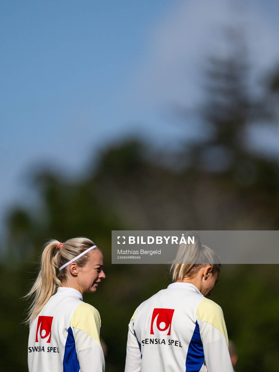 Amanda Ilestedt and Fridolina Rolfö of the Swedish women's