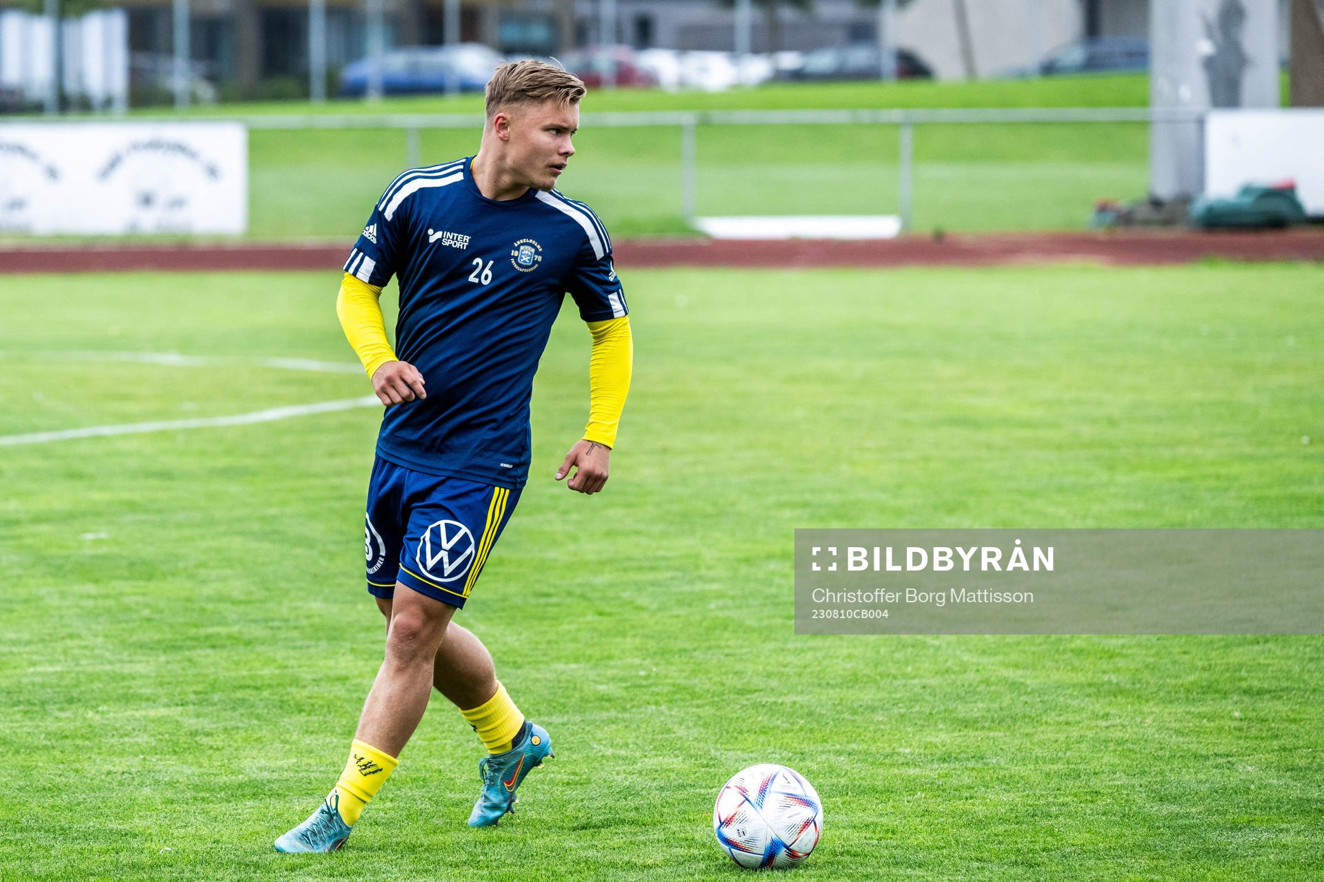 Ängelholms Vincent Sundberg värmer upp