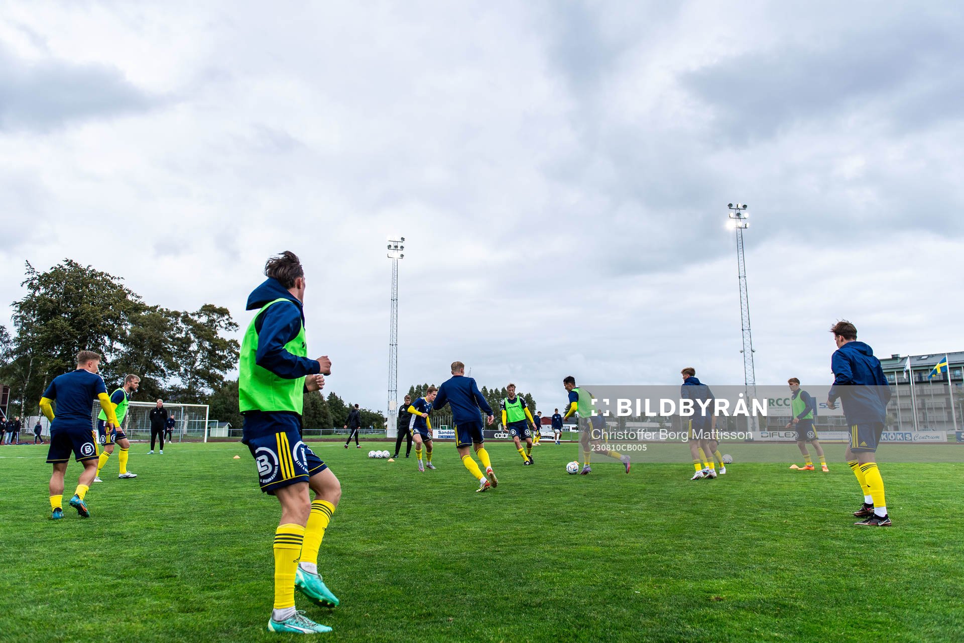 Ängelholms spelare värmer upp