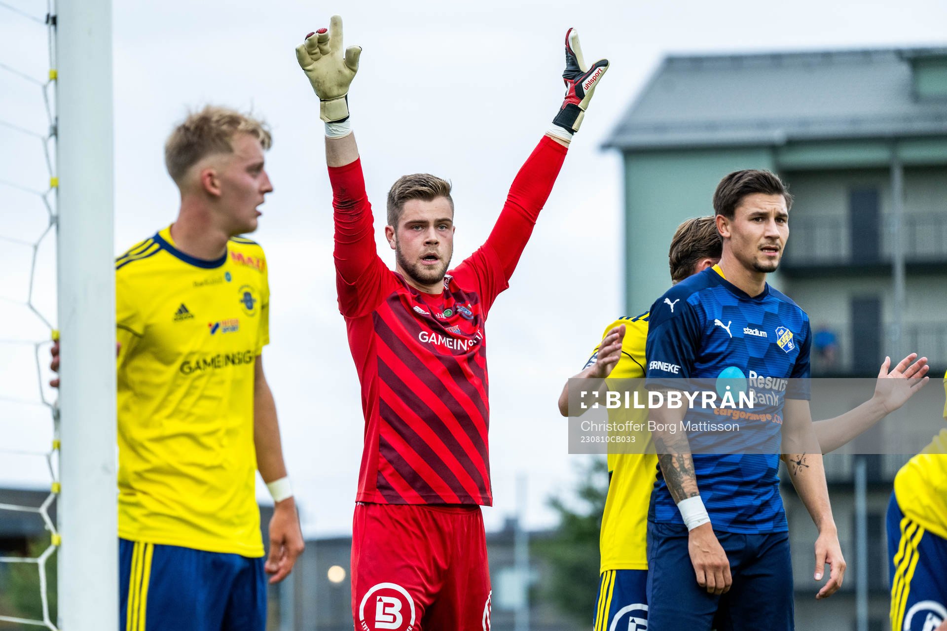 Ängelholms målvakt Robin Streifert och Eskilsminne IFs