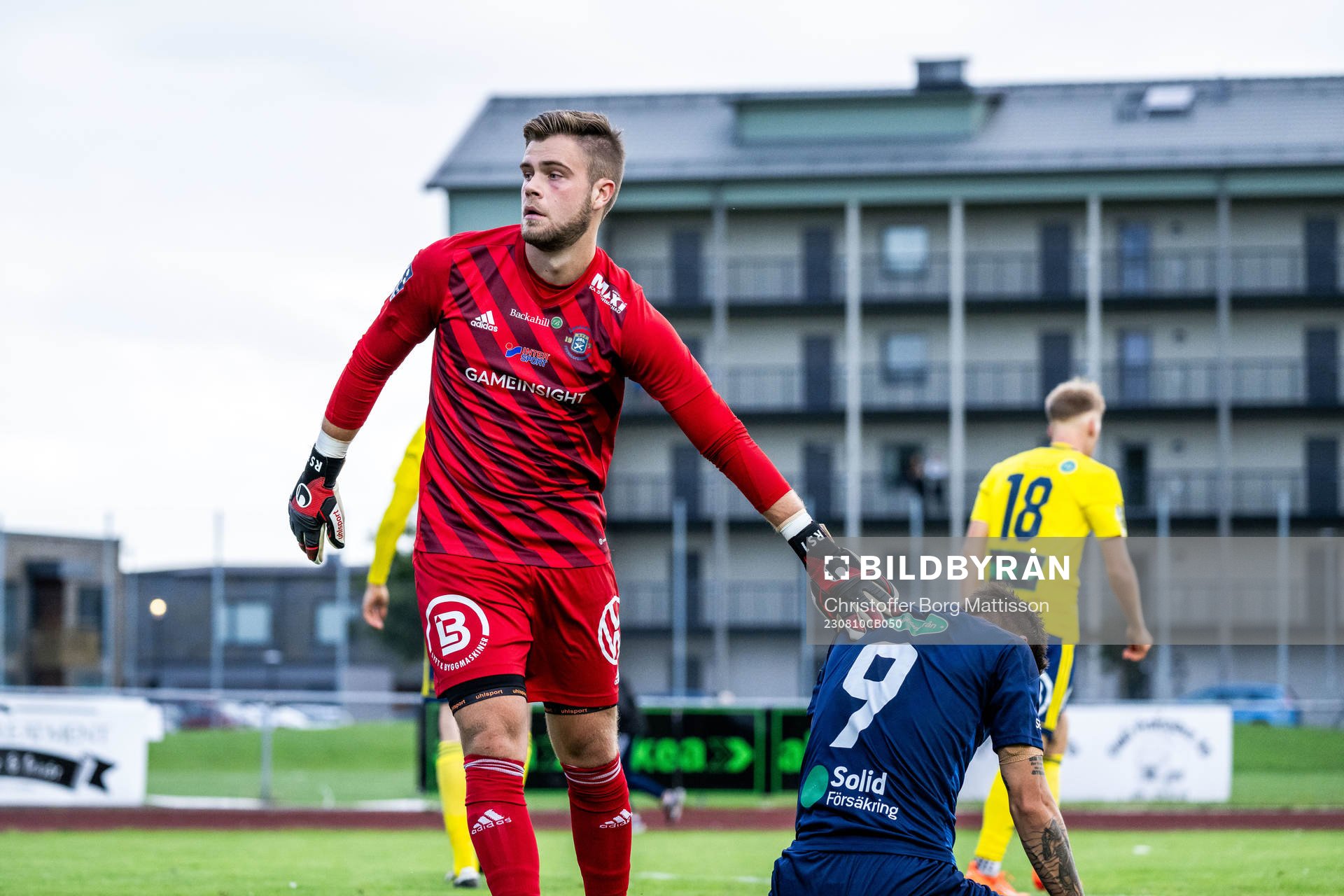 Ängelholms målvakt Robin Streifert och Eskilsminne IFs