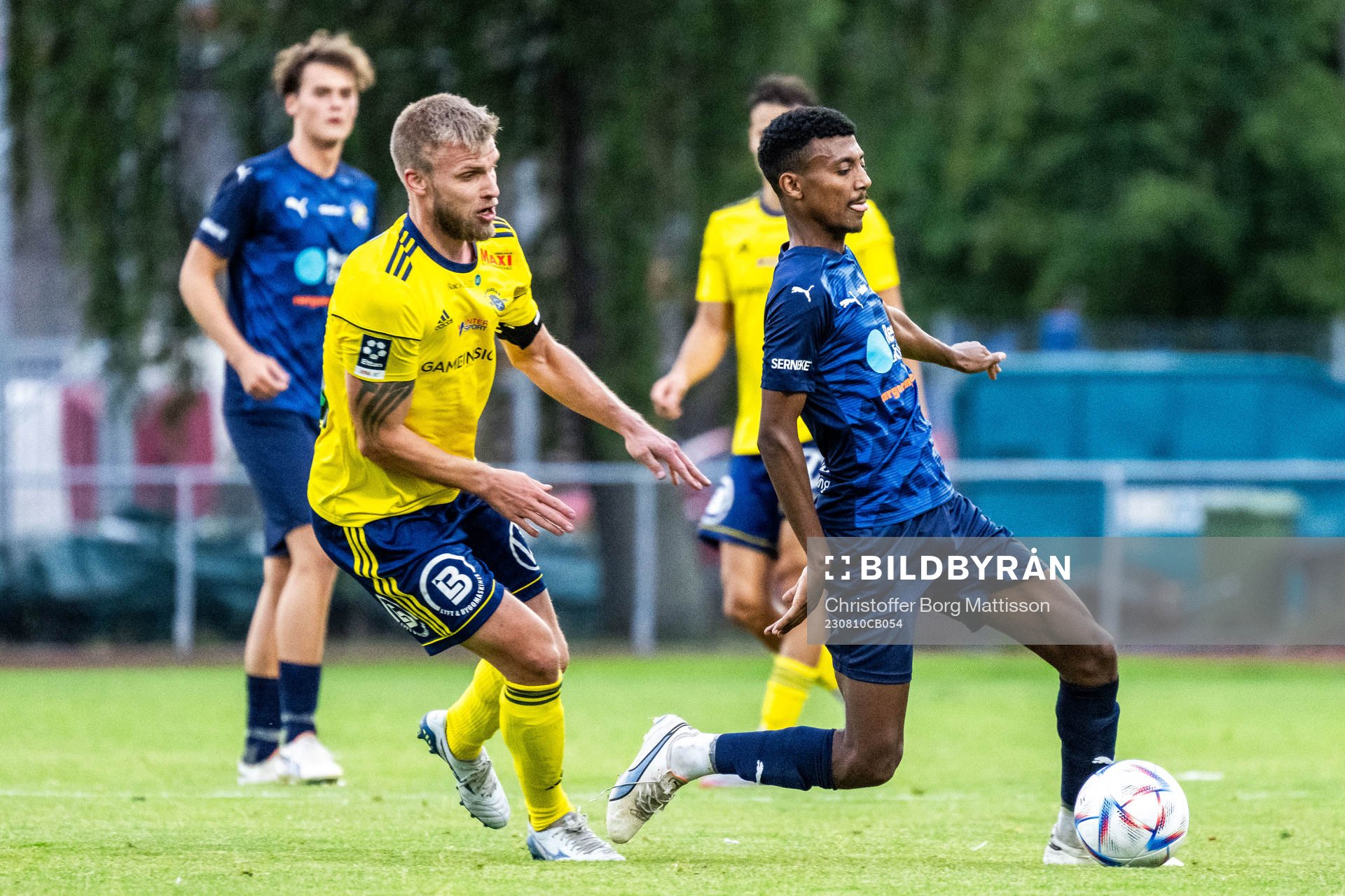 Ängelholms Robin Nilsson och Eskilsminne IFs Josef Getachew