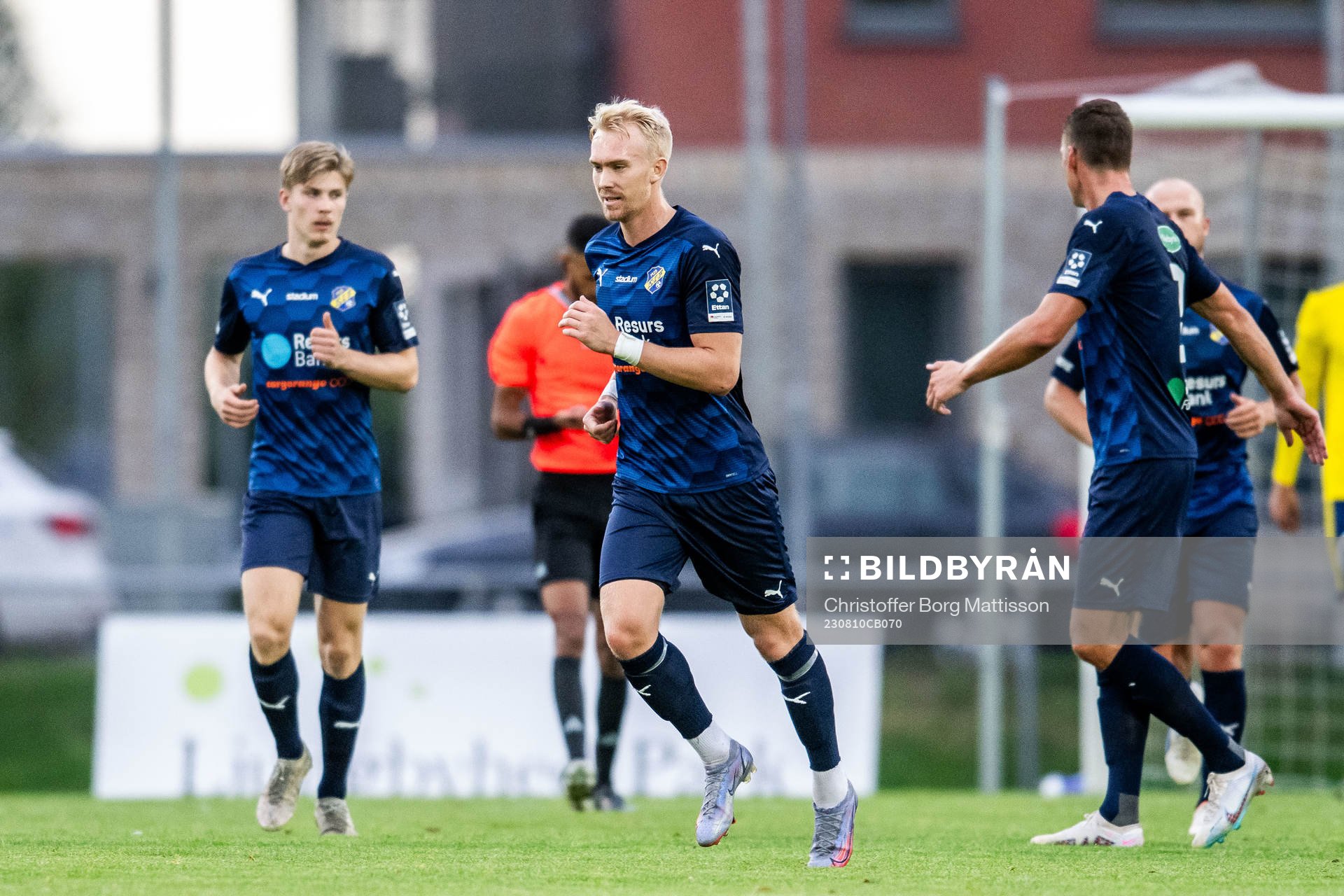 Eskilsminne IFs Robin Wendin Thomasson jublar