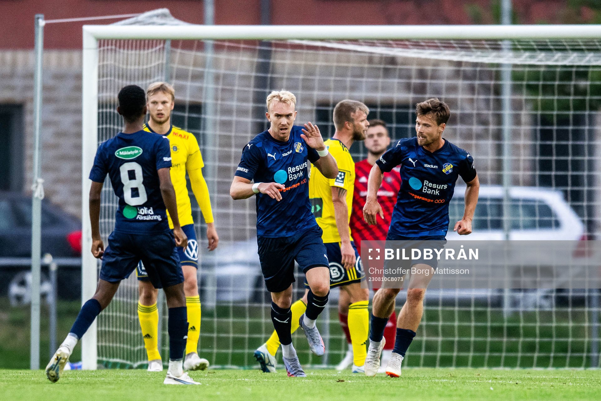 Eskilsminne IFs Josef Getachew, Robin Wendin Thomasson och Lucas Ohlander jublar efter 1-1 under fotbollsmatchen i Division 1 Södra mellan Ängelholm och Eskilsminne IF den 10 augusti 2023 i Ängelholm.