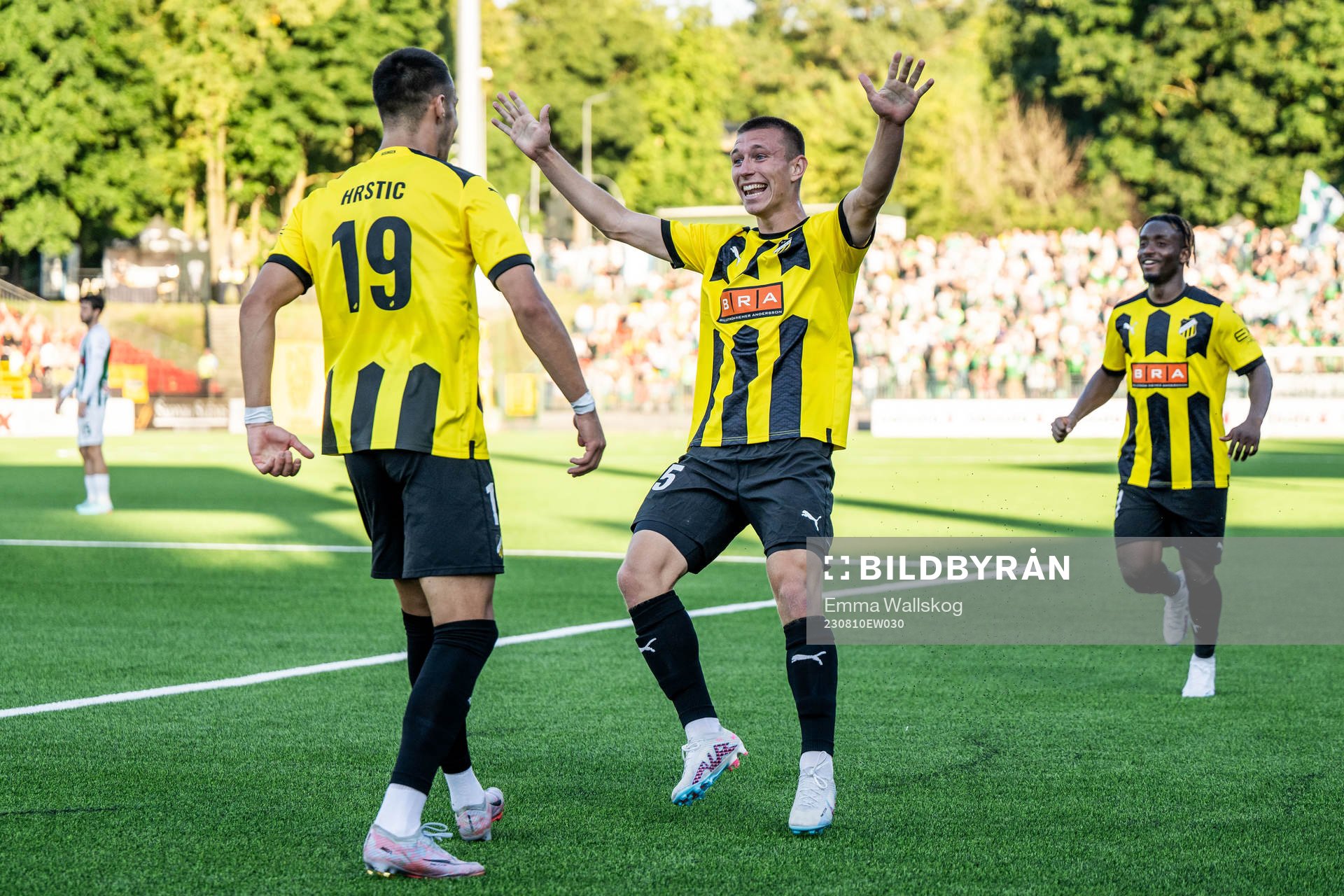 Srdjan Hrstic of Häcken celebrates with Kristoffer Lund