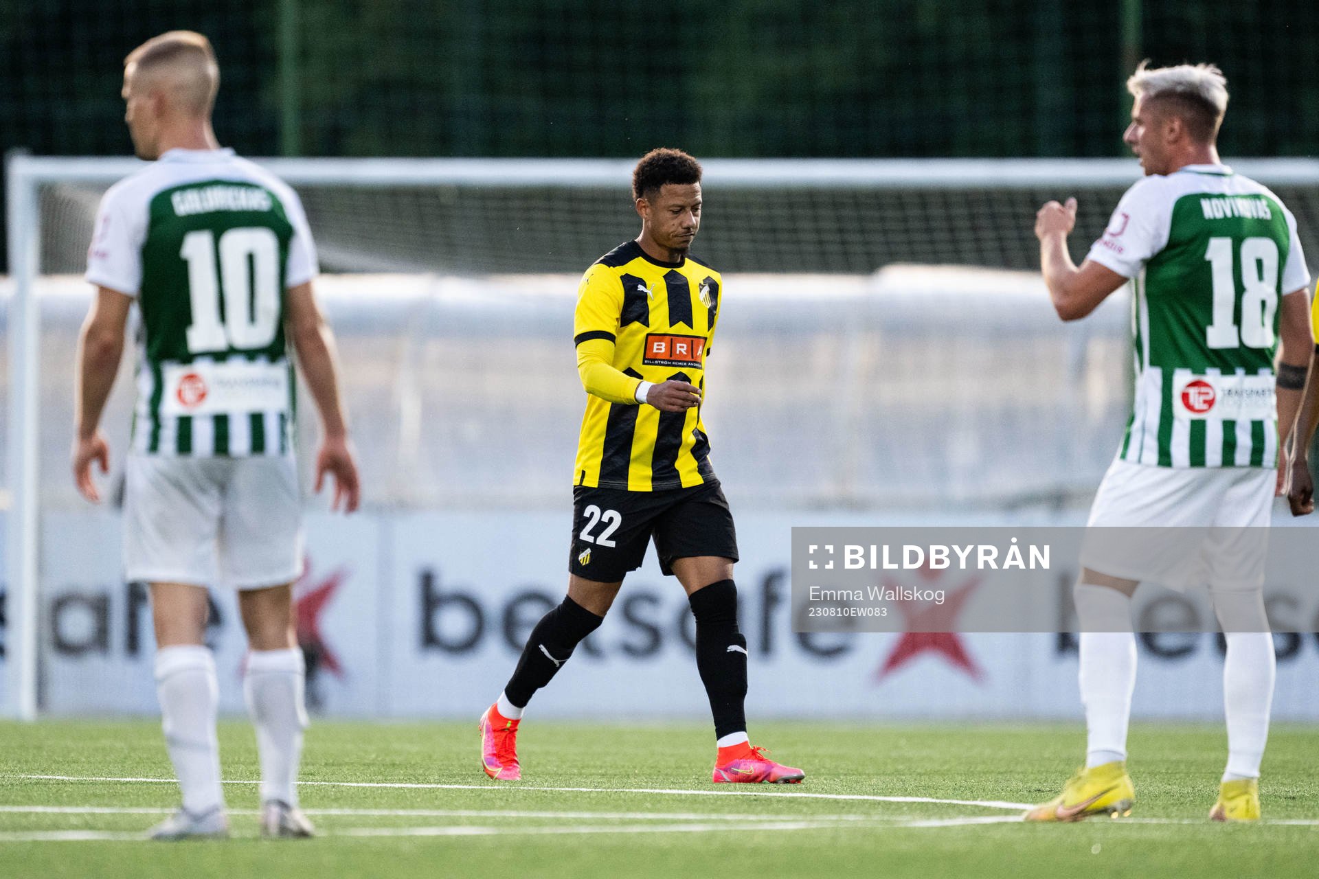 Tobias Sana of Häcken looks dejected