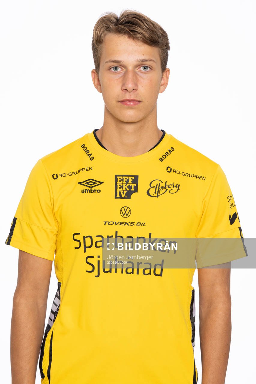 Adam Wetterlöv under en porträttfotografering med Elfsborg U17 den 10 augusti 2023 i Borås. 