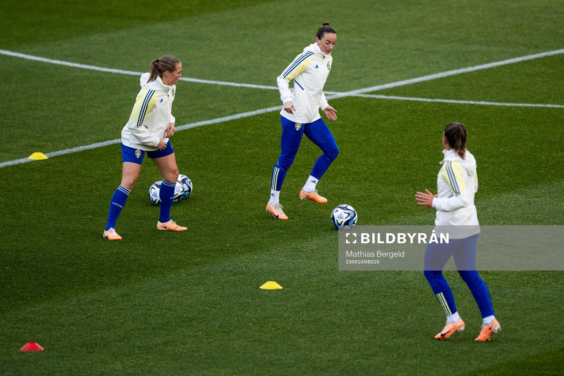 Magdalena Eriksson and Kosovare Asllani of the Swedish