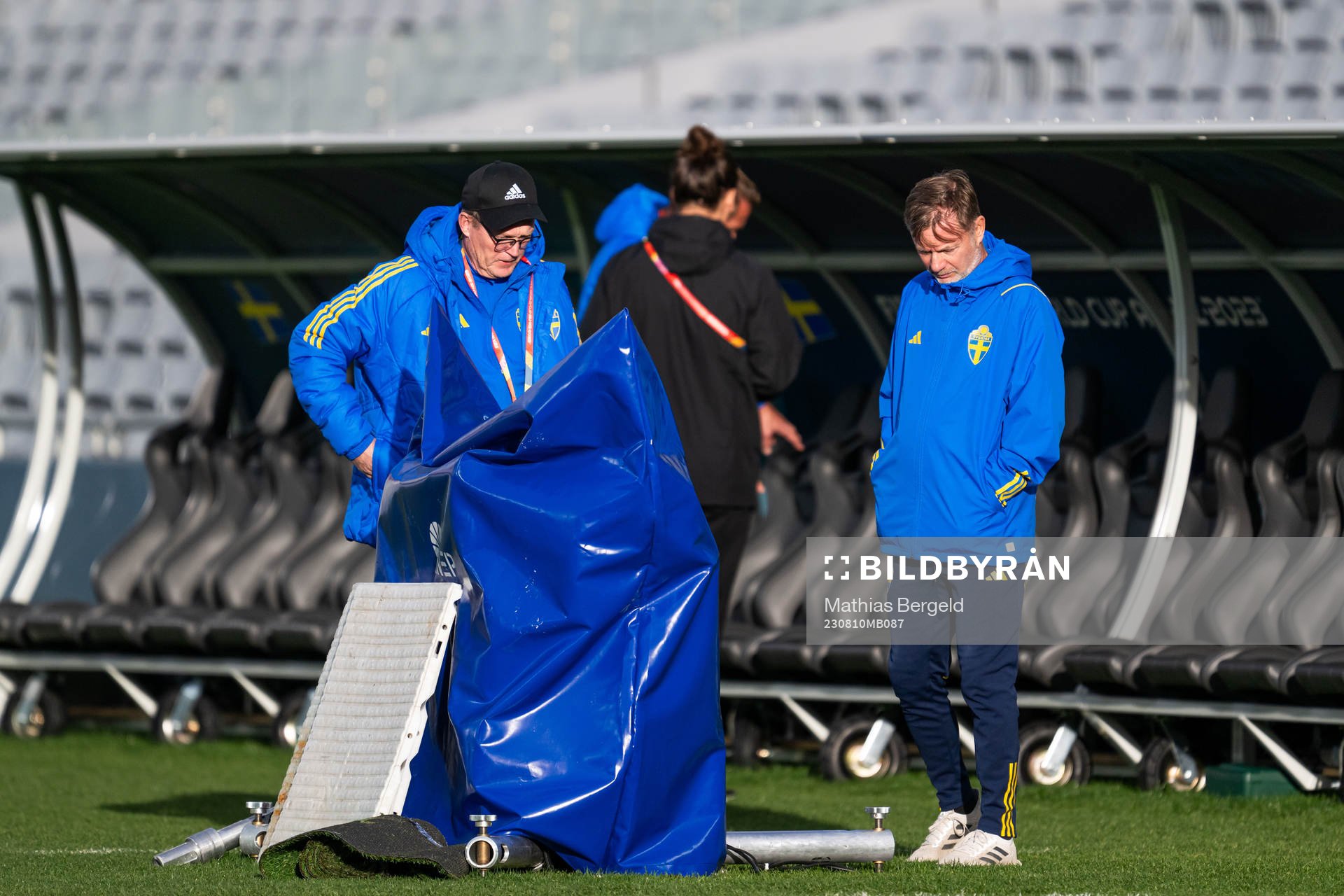 Goalkeeper coach Leif Troedsson and head coach Peter Gerhardsson of the Swedish women's national football team at a pitch familiarization during the FIFA Women's World Cup on August 10, 2023 in Auckland.