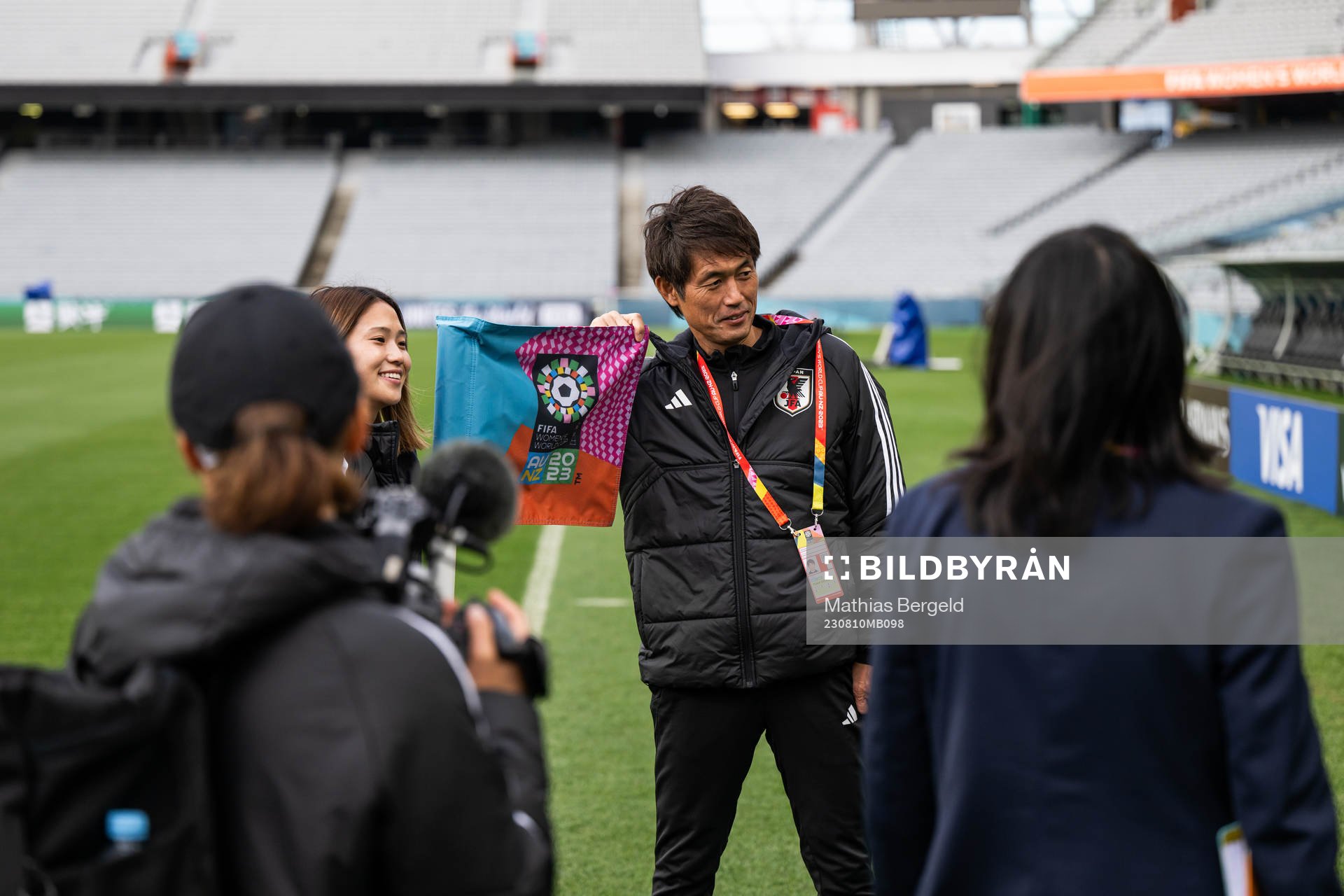 Fuka Nagano and head coach Ikeda Futoshi of the Japanese