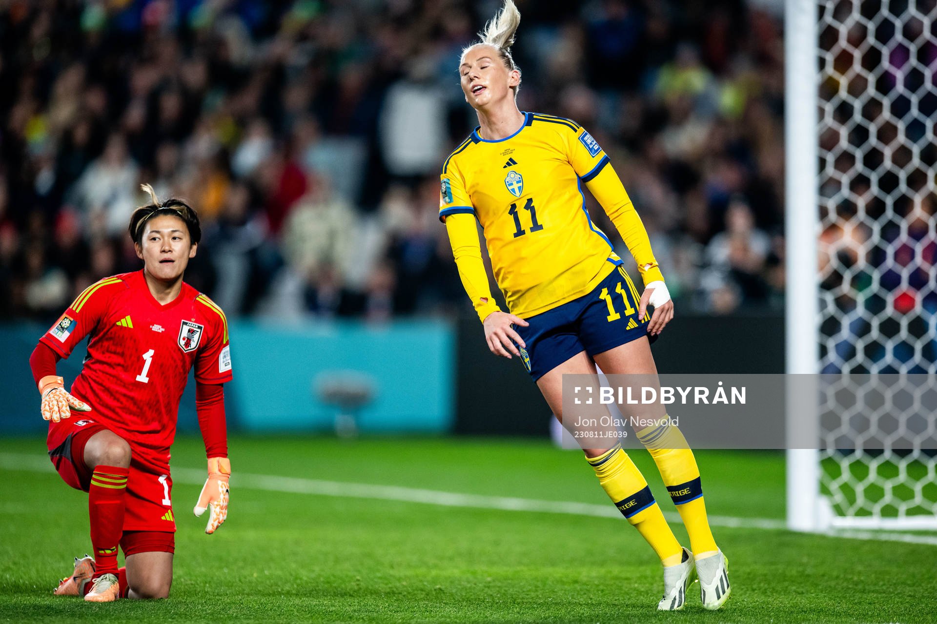 Goalkeeper Ayaka Yamashita of Japan and Stina Blackstenius