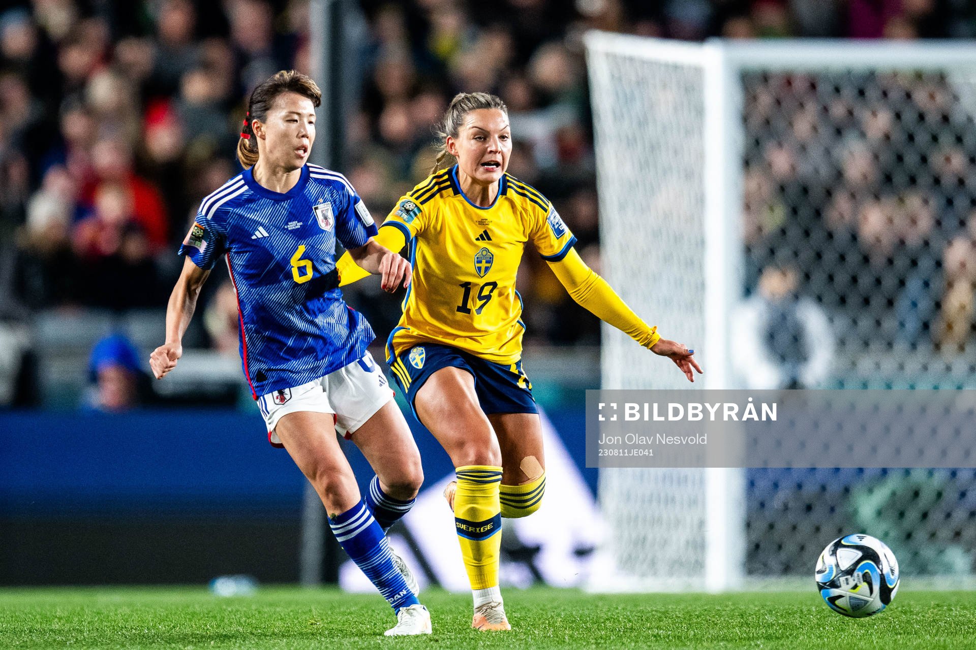 Hina Sugita of Japan and Johanna Rytting Kaneryd of Sweden