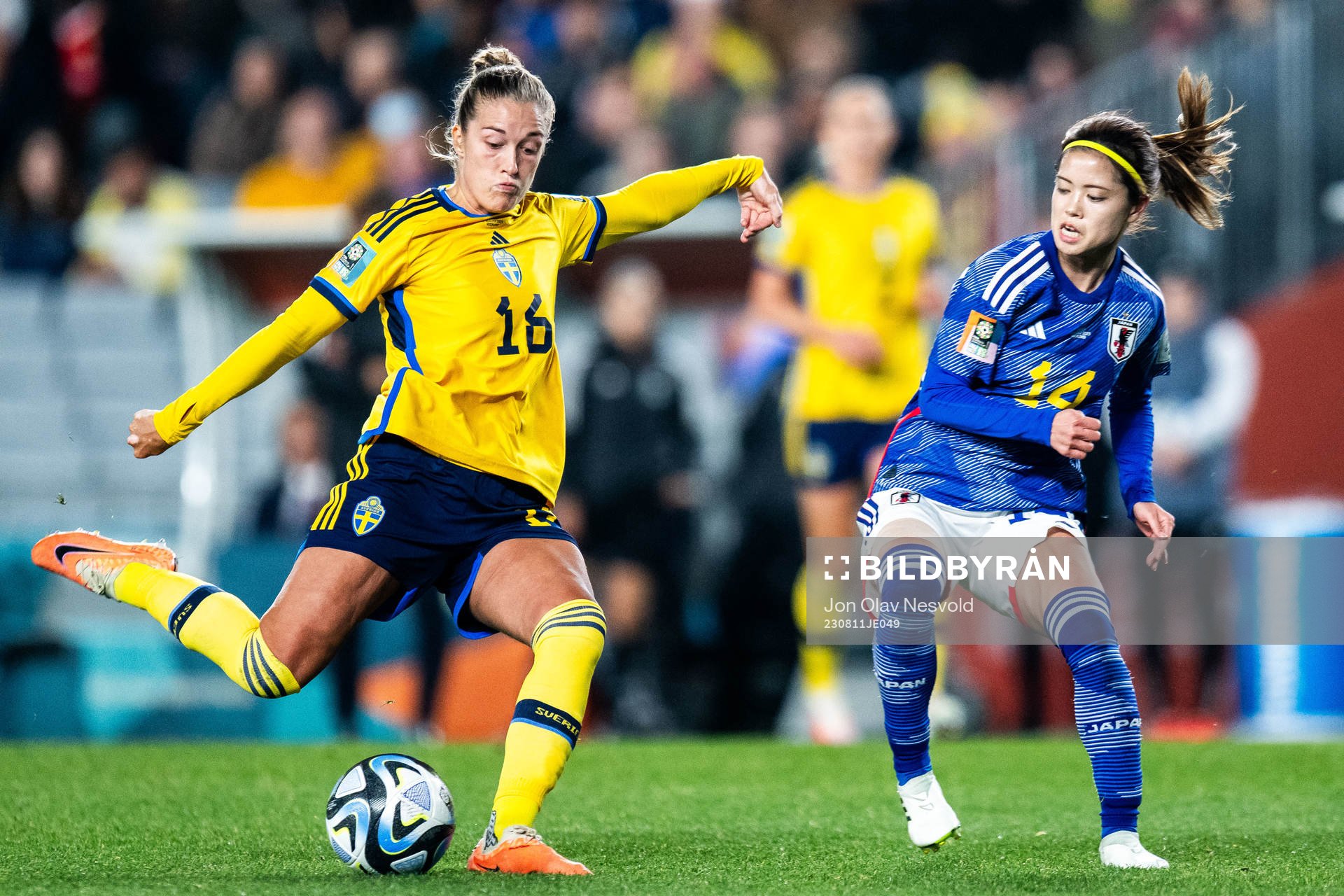 Filippa Angeldahl of Sweden and Yui Hasegawa of Japan